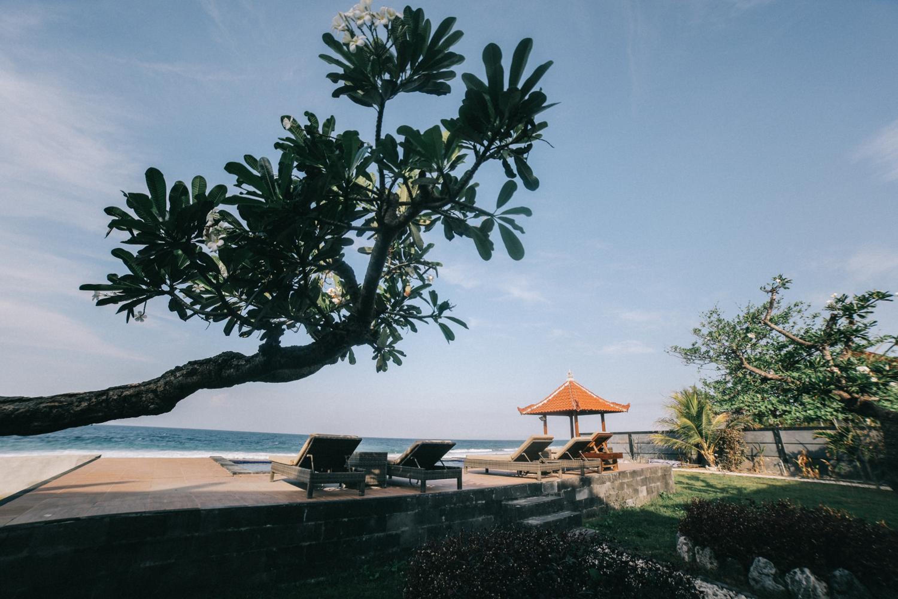 Cave Beach Bungalow