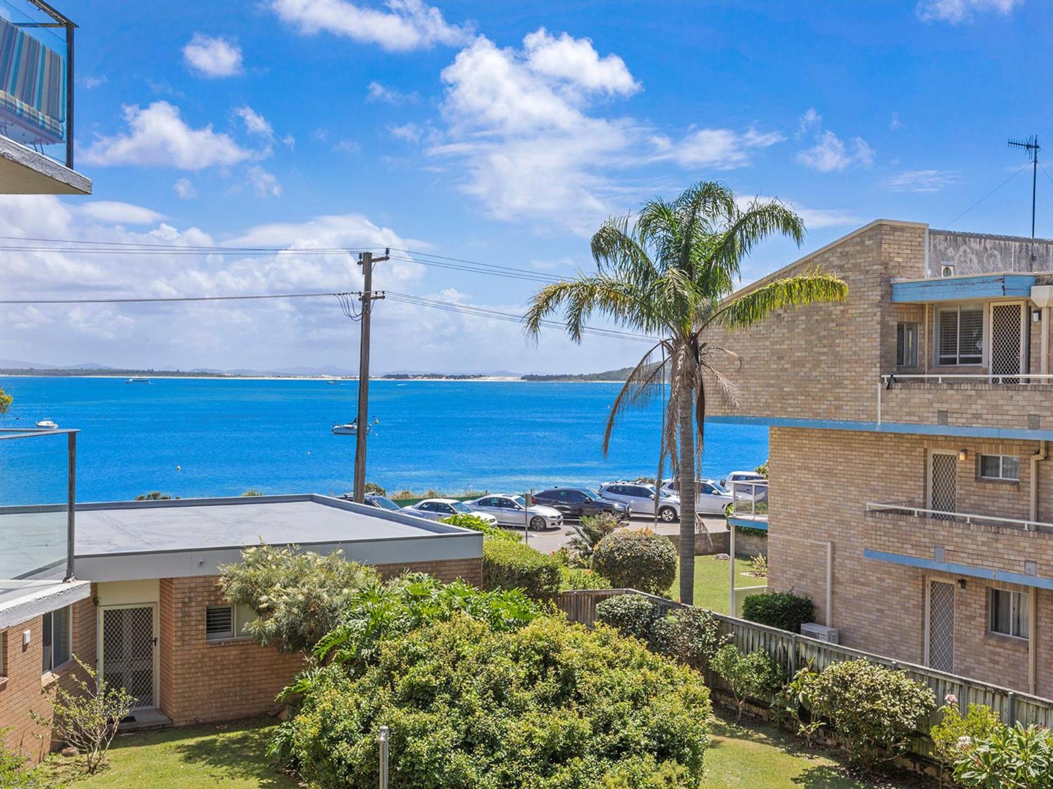 Bella Vista Unit 10 19 Shoal Bay Road