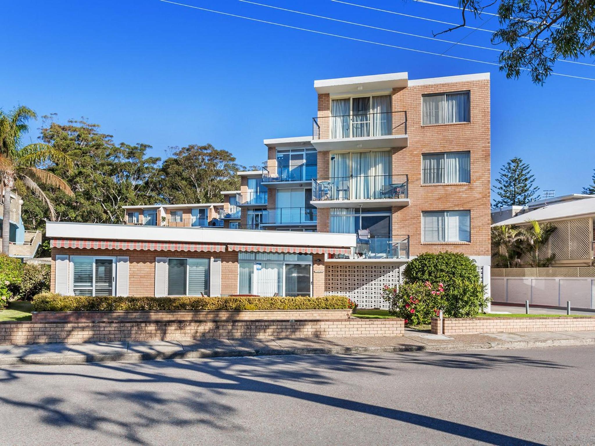 Bella Vista Unit 20 19 Shoal Bay Road