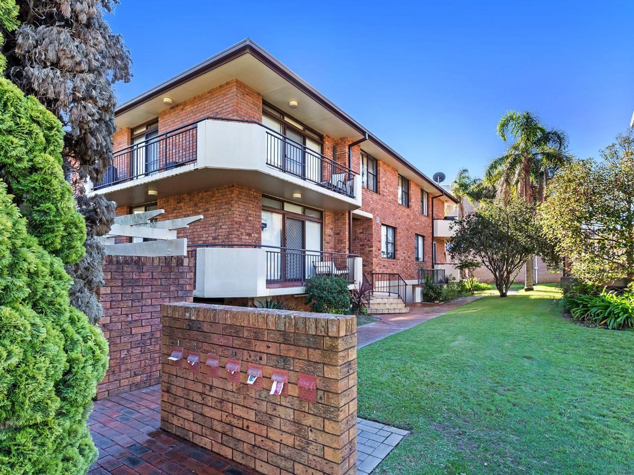 Kurranulla Unit 5 15 Weatherly Close