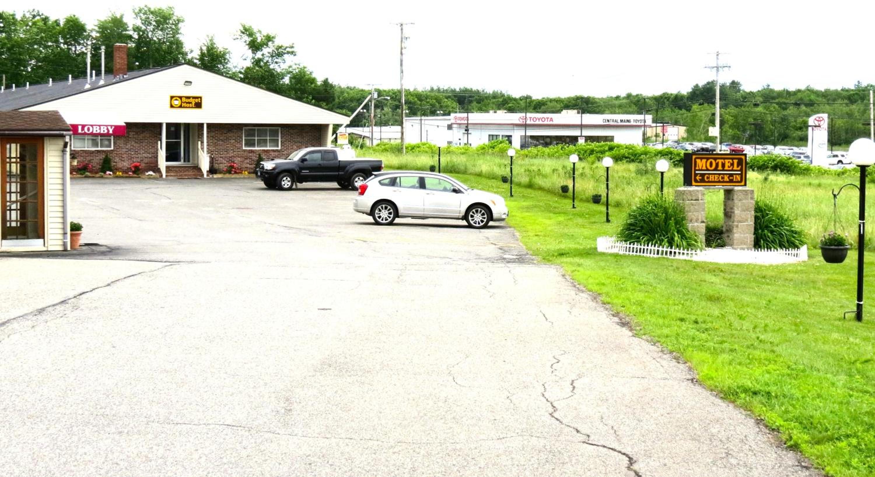 Budget Host Airport Inn