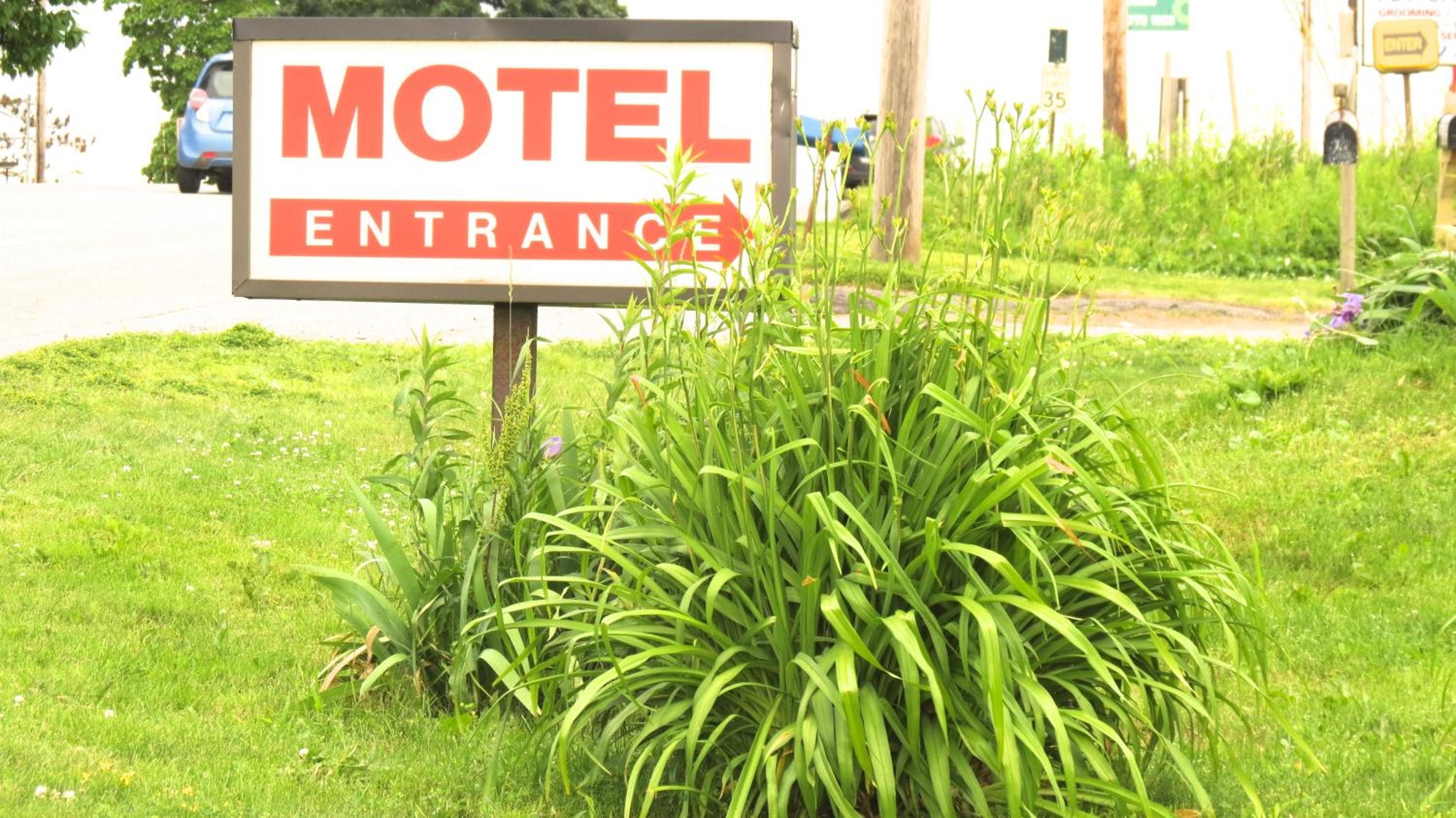 Budget Host Airport Inn
