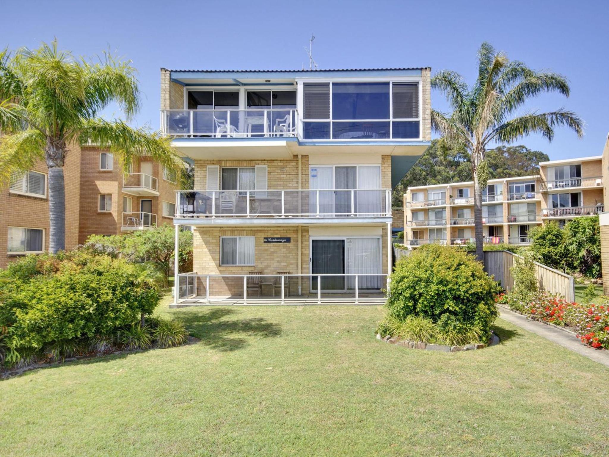Castaways Unit 4 17 Shoal Bay Road