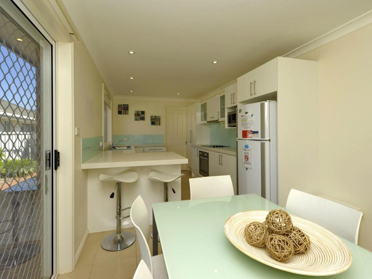Reef Close 1 2 view 4