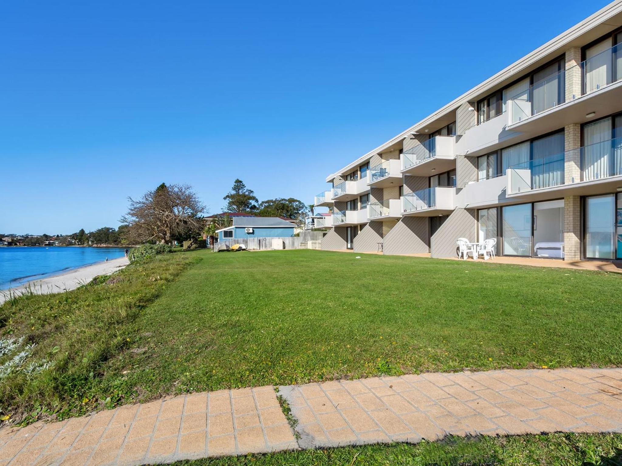 Harbourside Unit 2 7 Soldiers Point Road