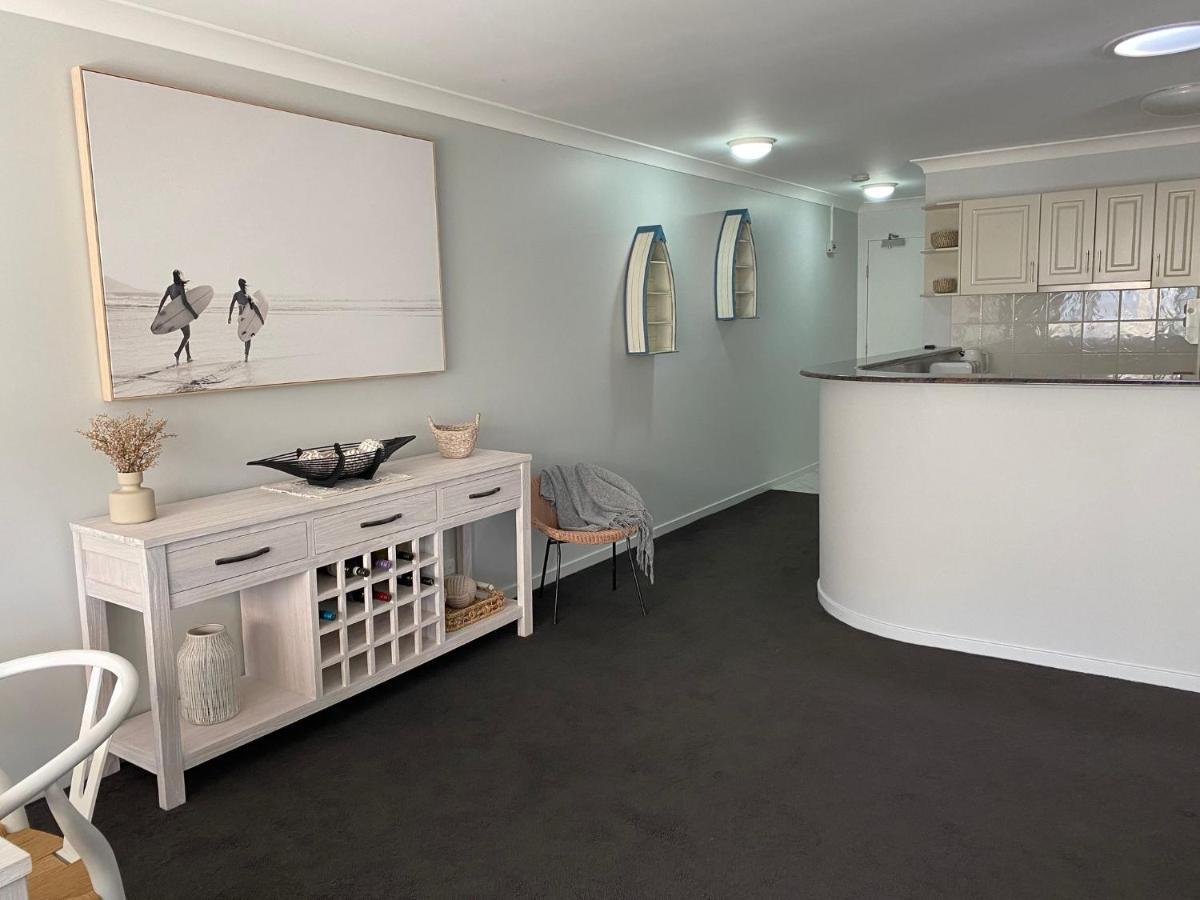 Seashells Apartment 9, 21-23 Magnus Street view 3