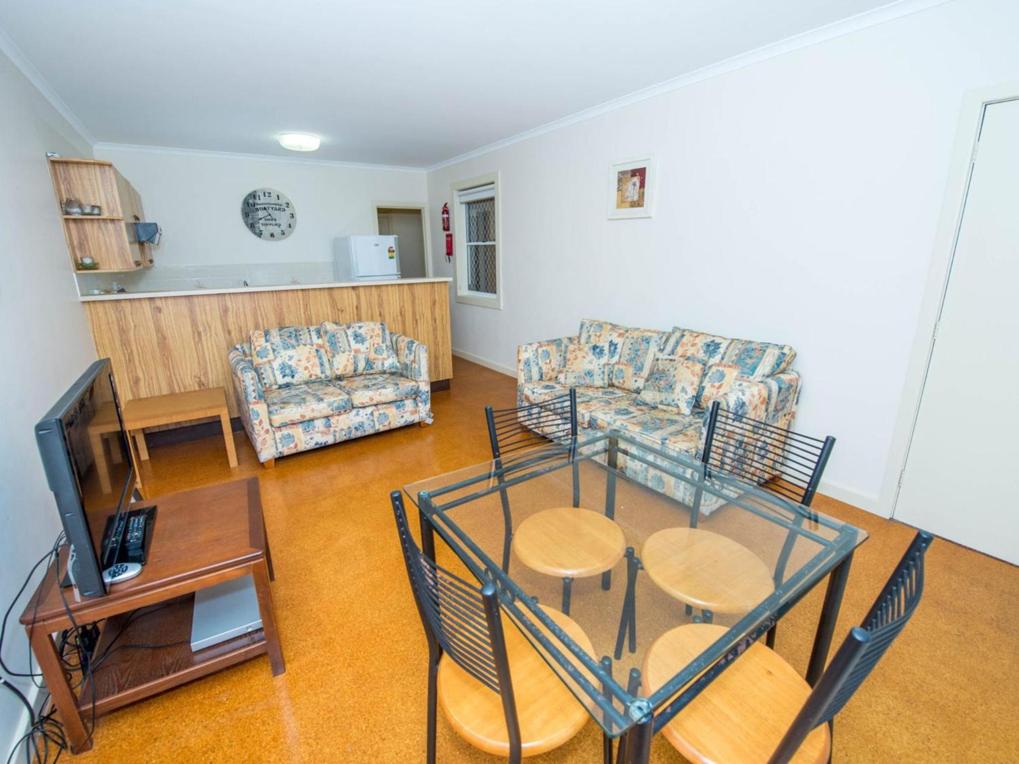 Shoal Bay Avenue Unit 2 7 view 4