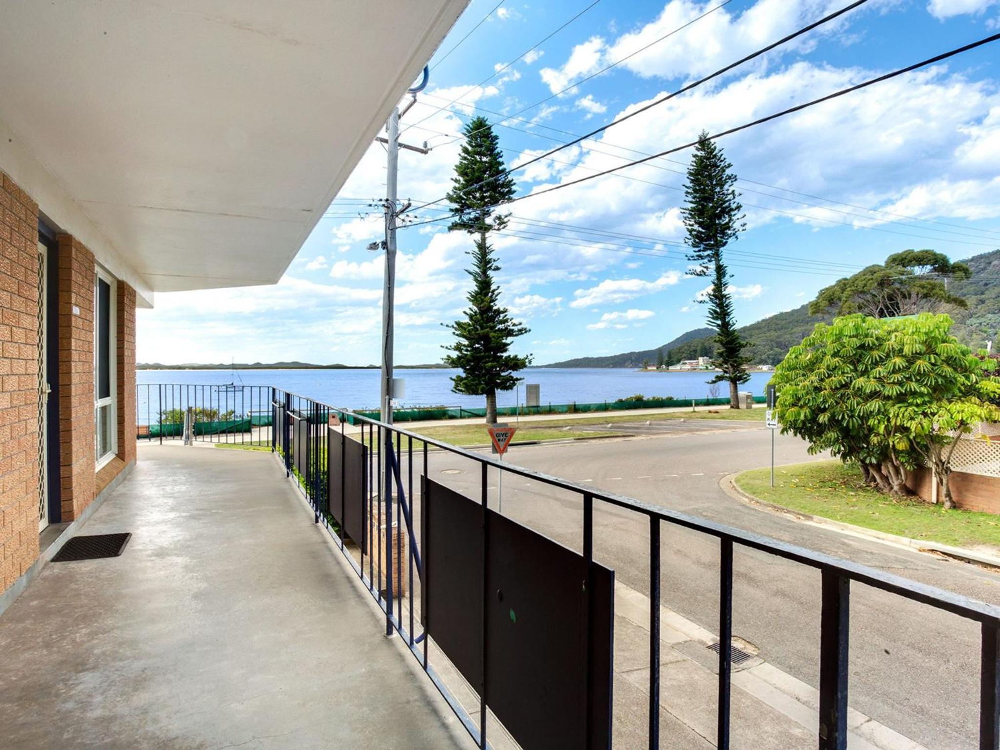 Shoal Towers Unit 3 11 Shoal Bay Road