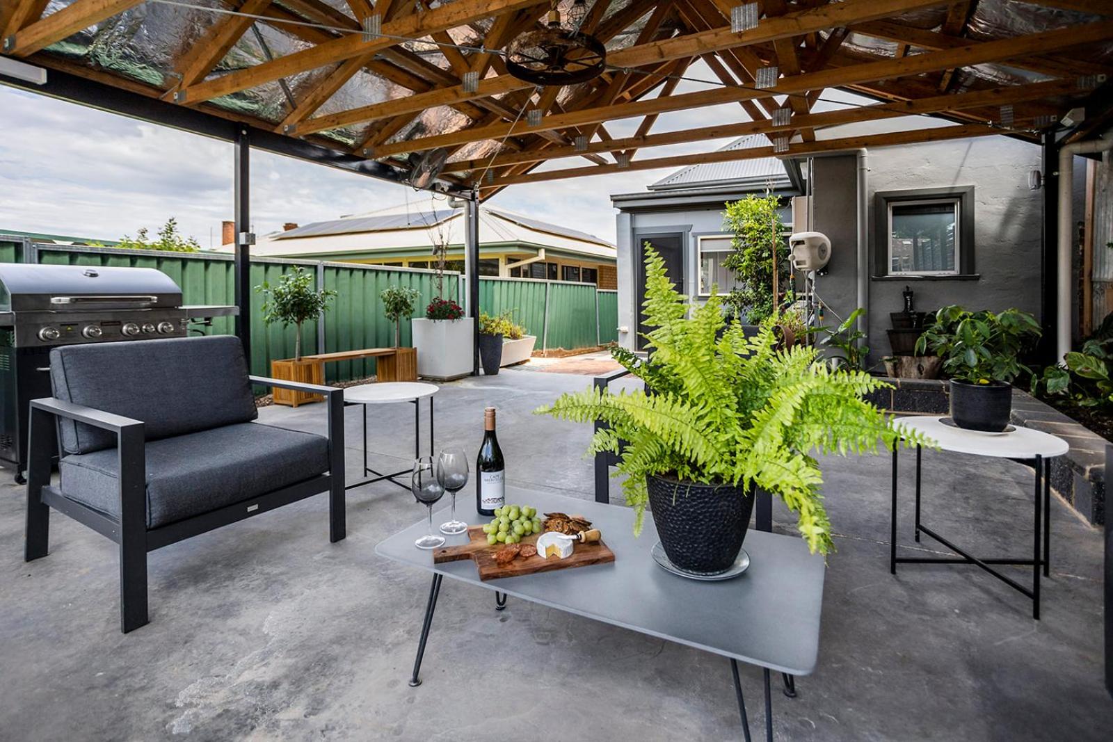 Cabo's On Currajong Warm, Cosy and Welcoming - Property Image 3