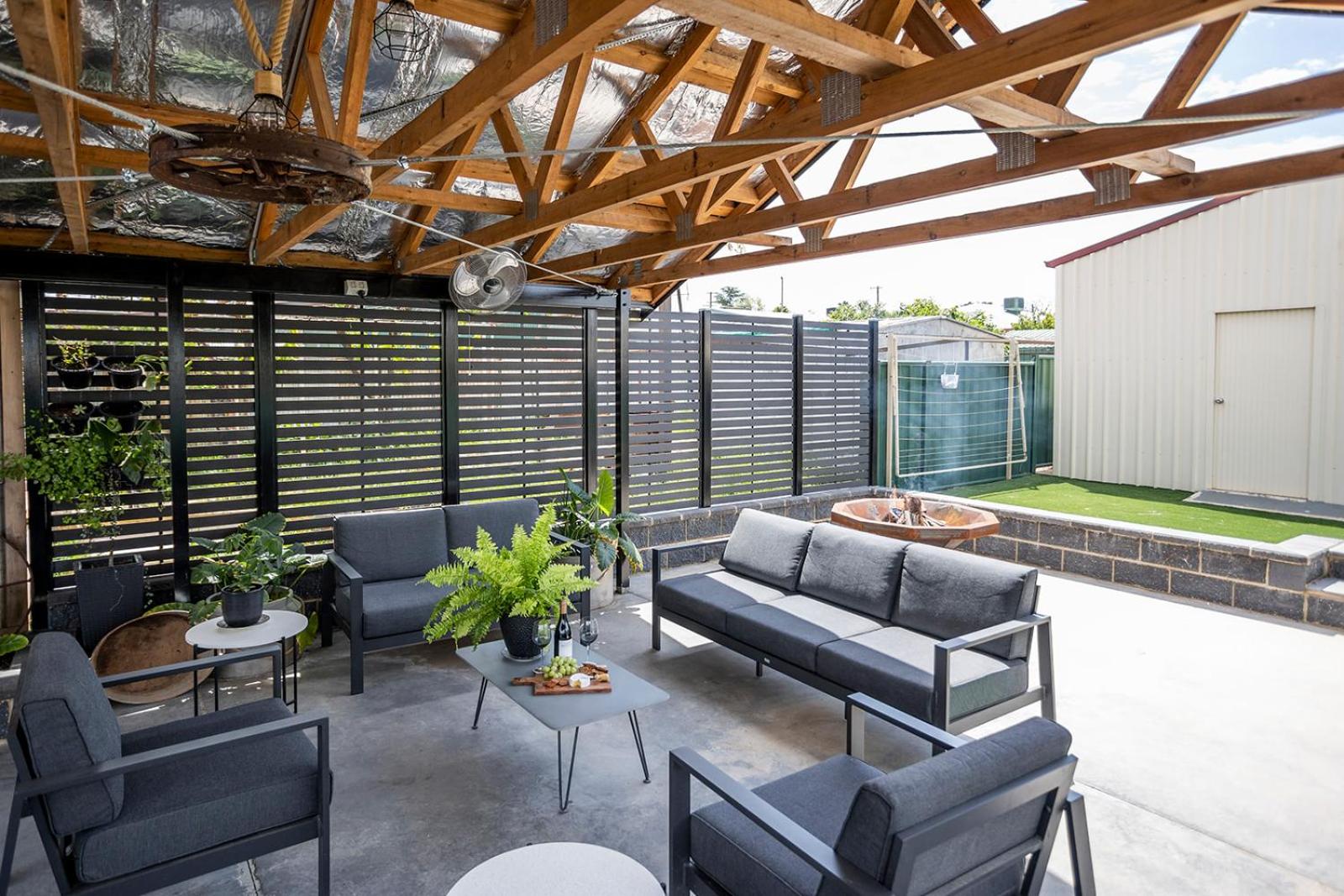 Cabo's On Currajong Warm, Cosy and Welcoming - Property Image 1