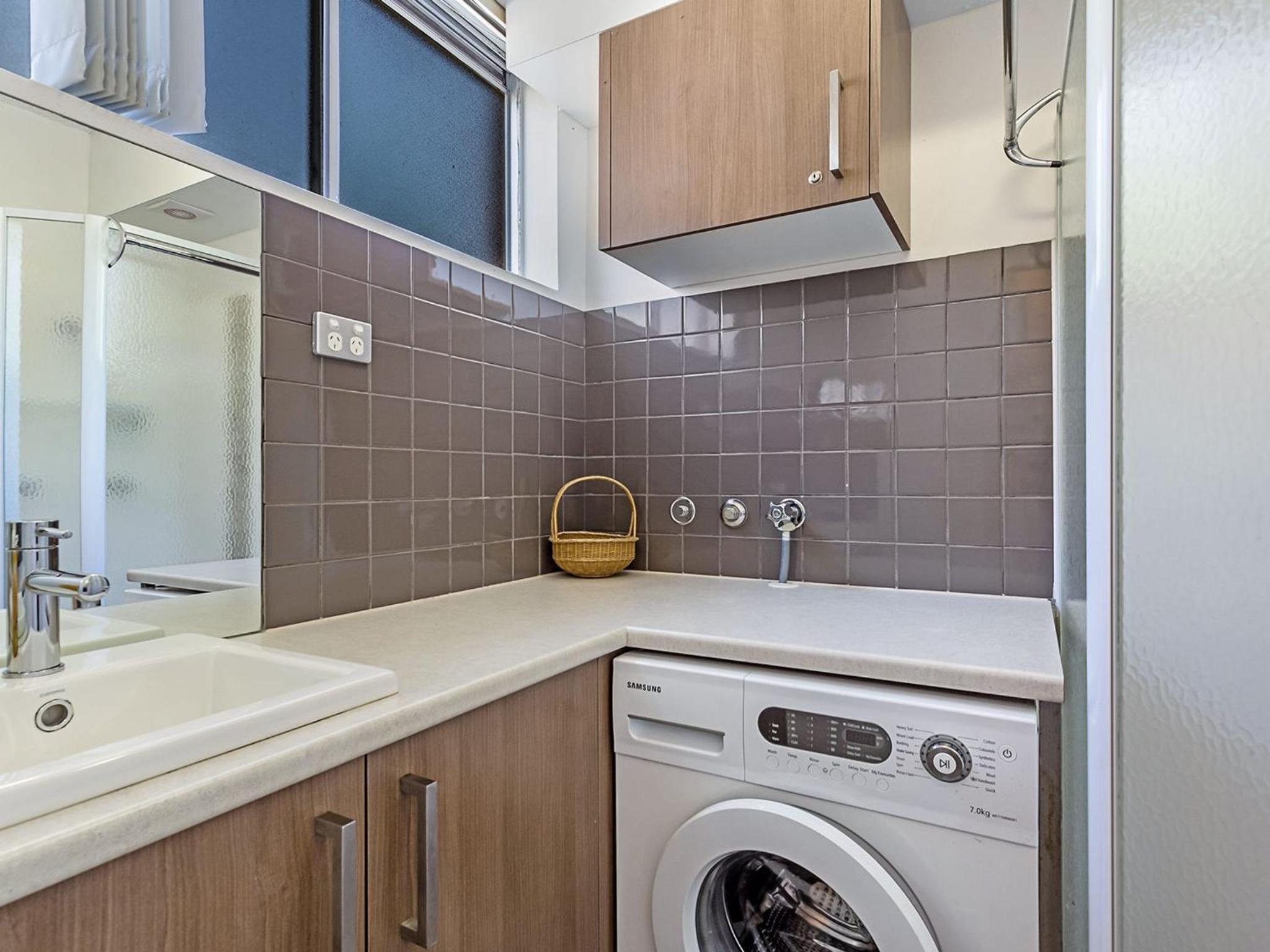 Sunset Court Unit 1 3 Resthaven Avenue