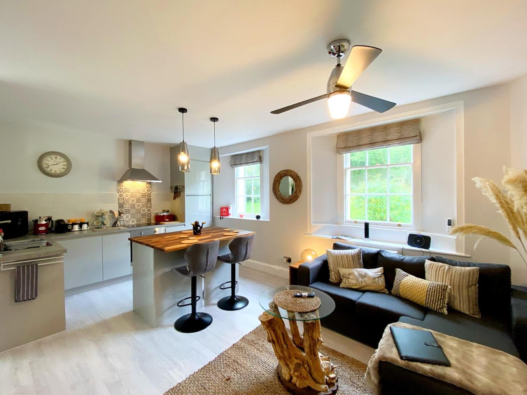 Meadfoot Bay Apartment at Hesketh Crescent view 3