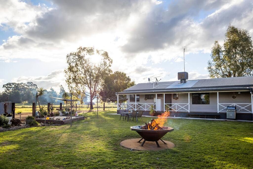 EdenValley Private Manicured Gardens with Fire Pit