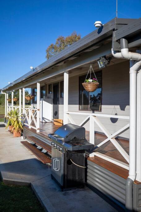 EdenValley Private Manicured Gardens with Fire Pit