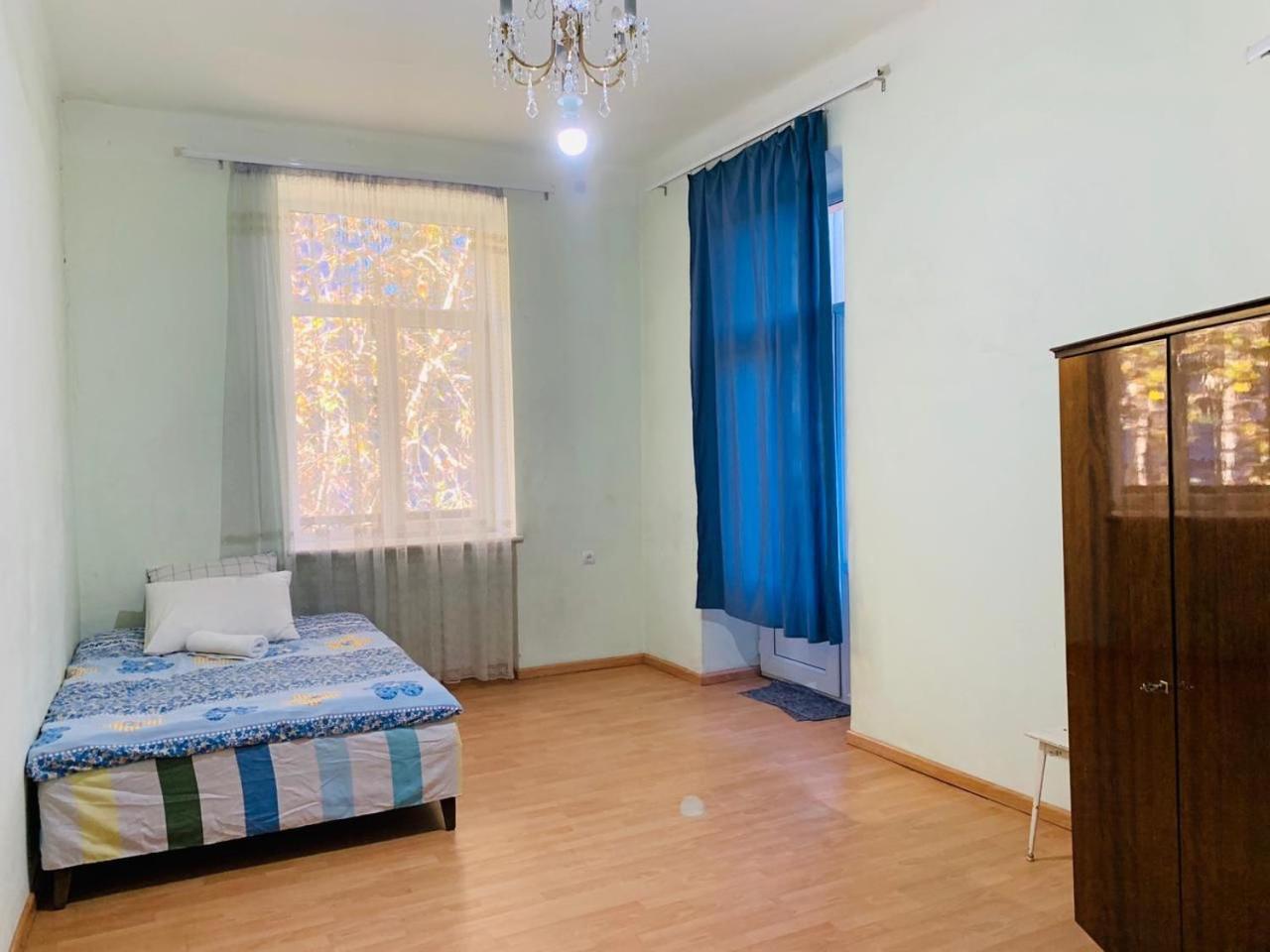 Daisy Hostel & Tour