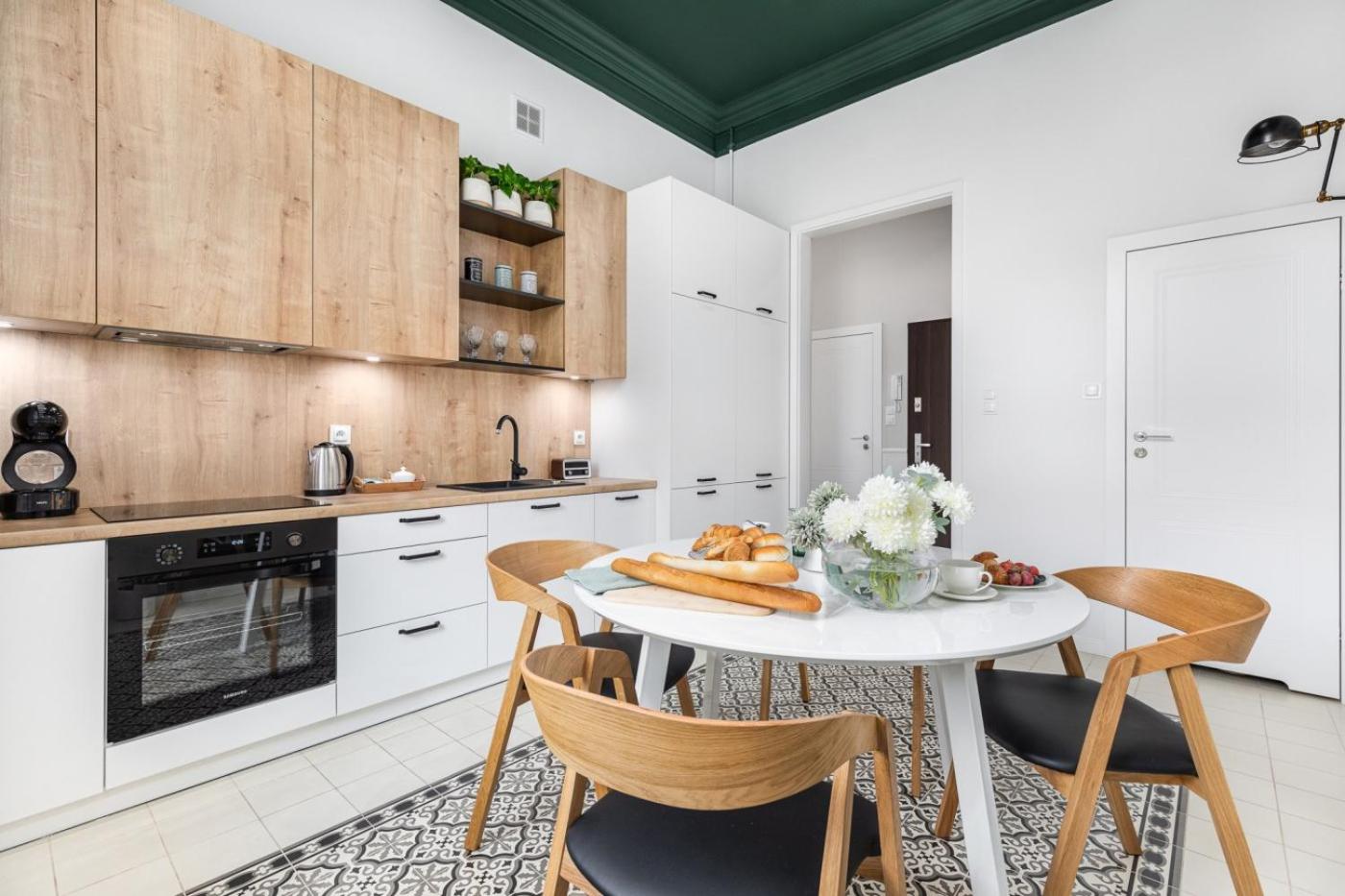 KAZIA Apartment in My Center 8
