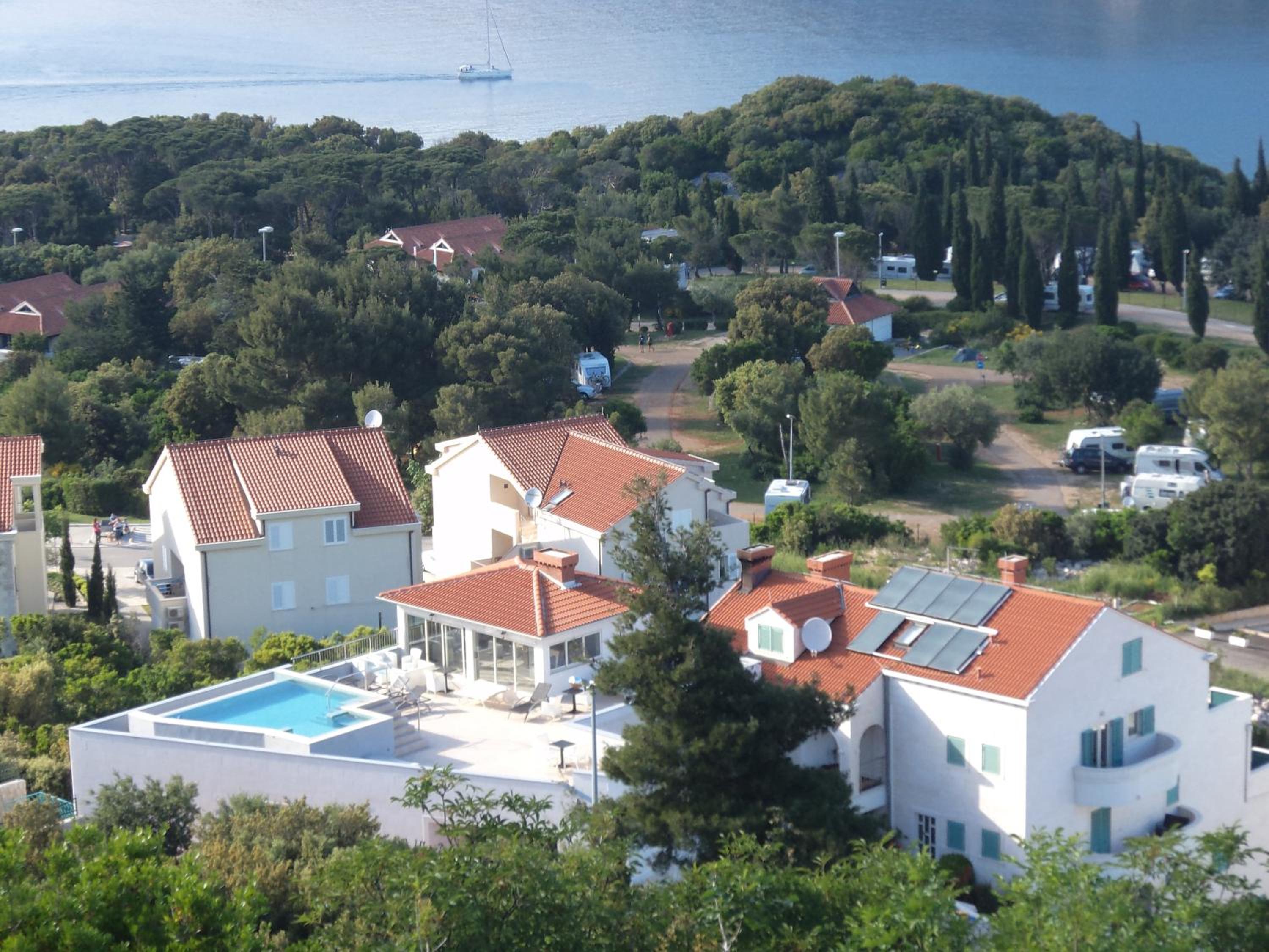 Villa Antea Apartments with Free Parking