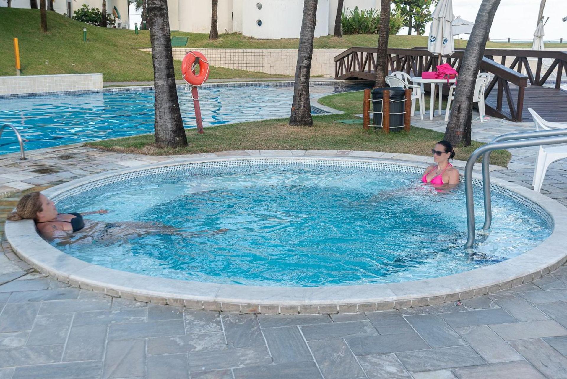 Flat ou Bangalo Luxo Beach Class Beira Mar Muro Alto