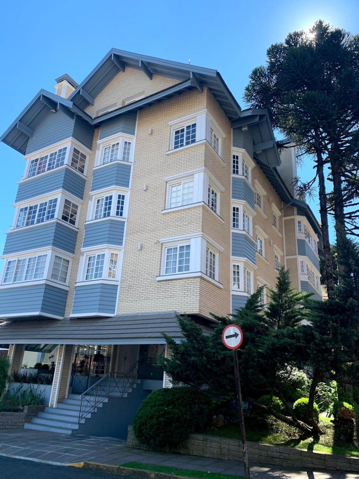 Apartamento junto à Rua Coberta, recém decorado view 2