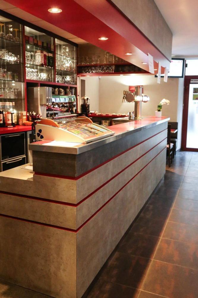 bar