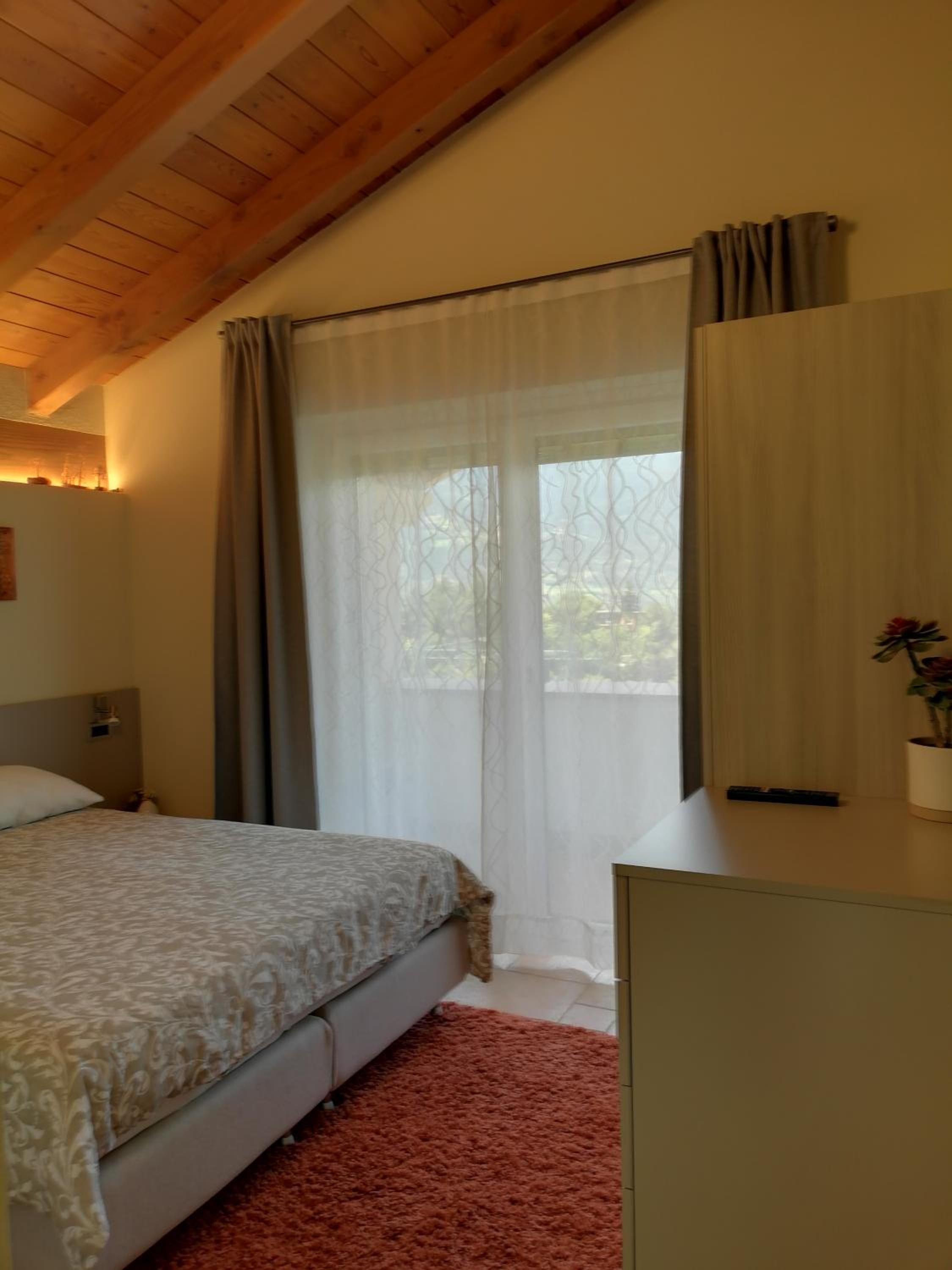 A&G Apartment Aosta - Elegante Casa 100 mq su due piani con Wi-Fi-giardino-parcheggio