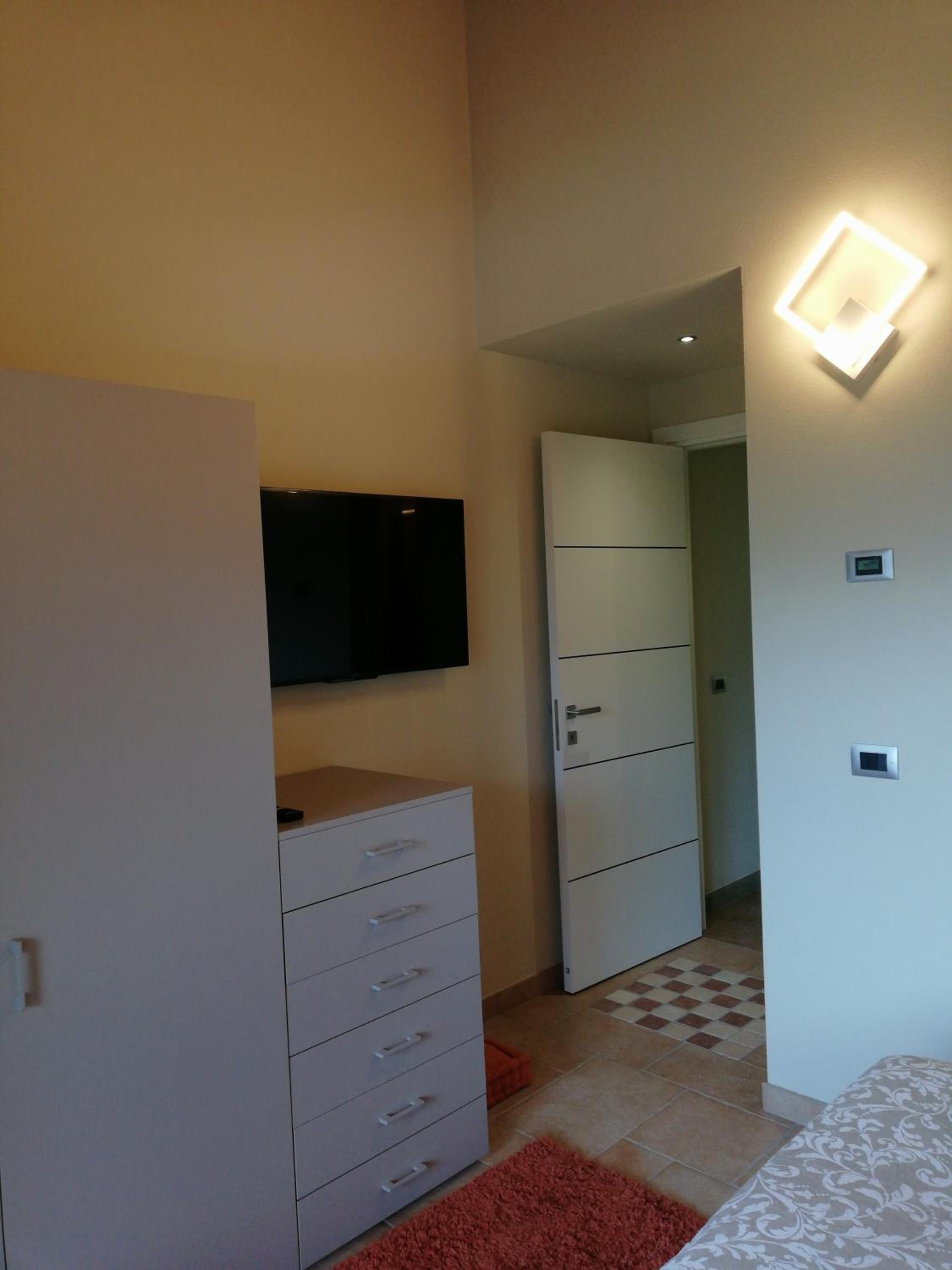 A&G Apartment Aosta - Elegante Casa 100 mq su due piani con Wi-Fi-giardino-parcheggio