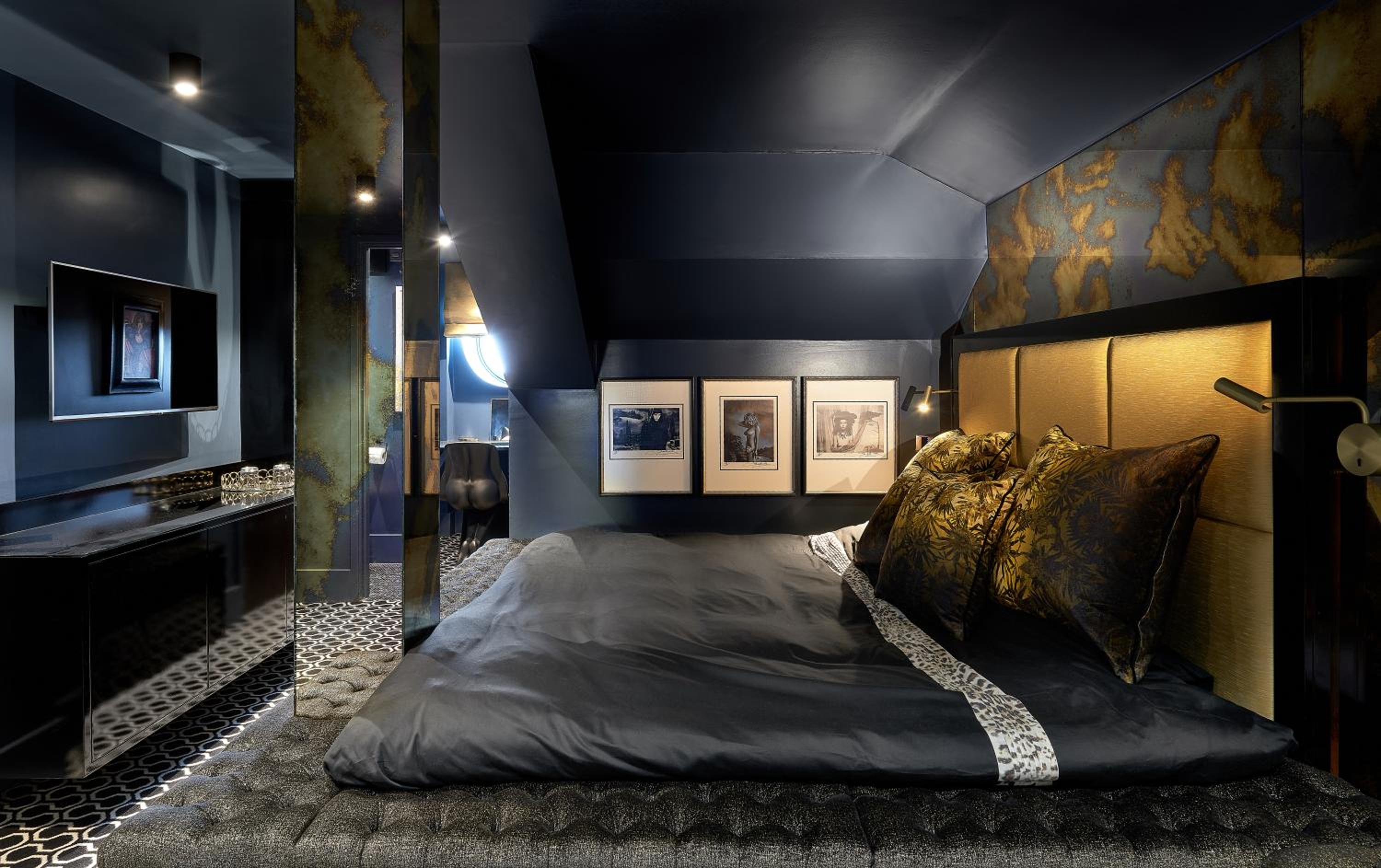 hotel room
