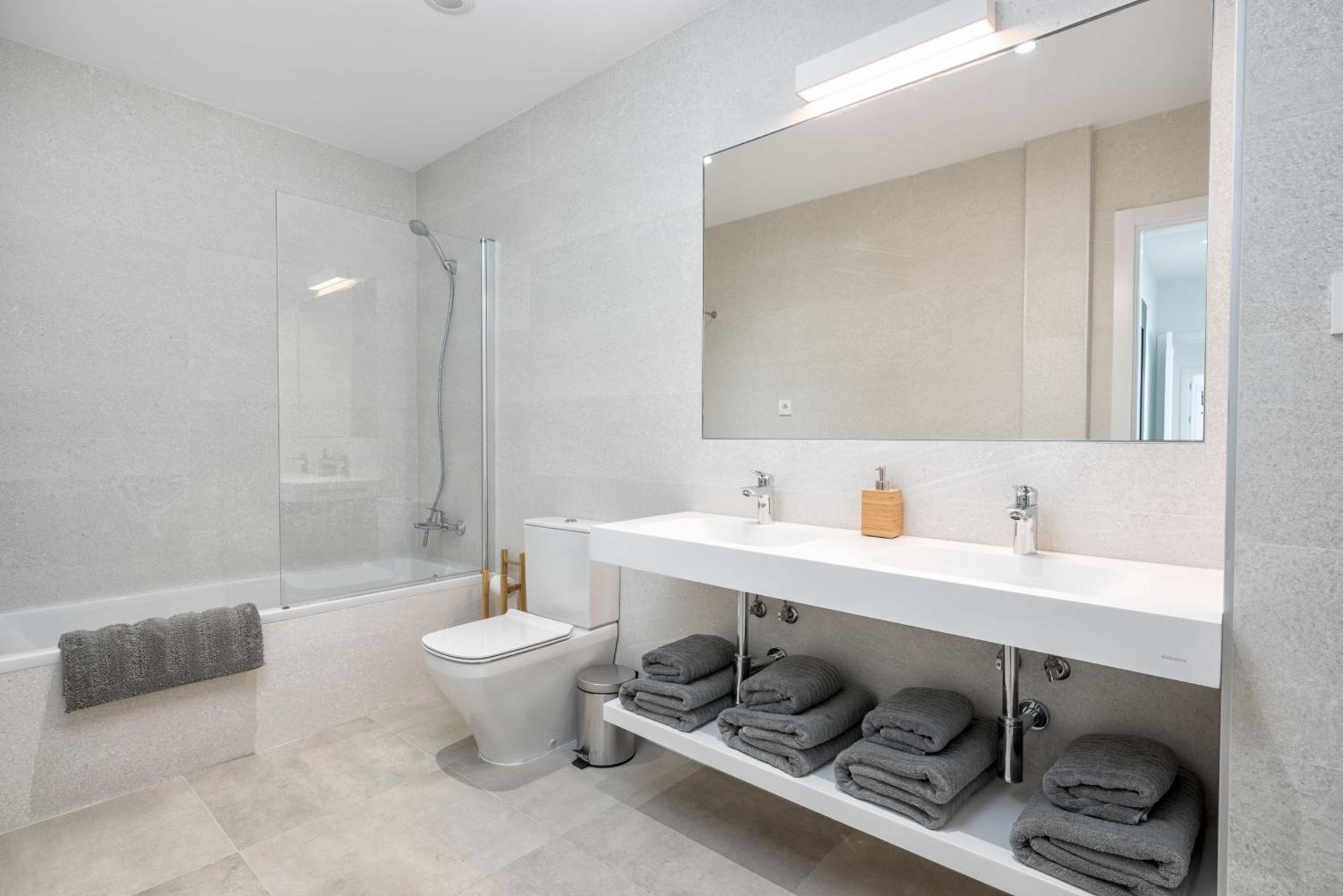 Merced Suites in Malaga by Solaga Holiday Homes photo 5