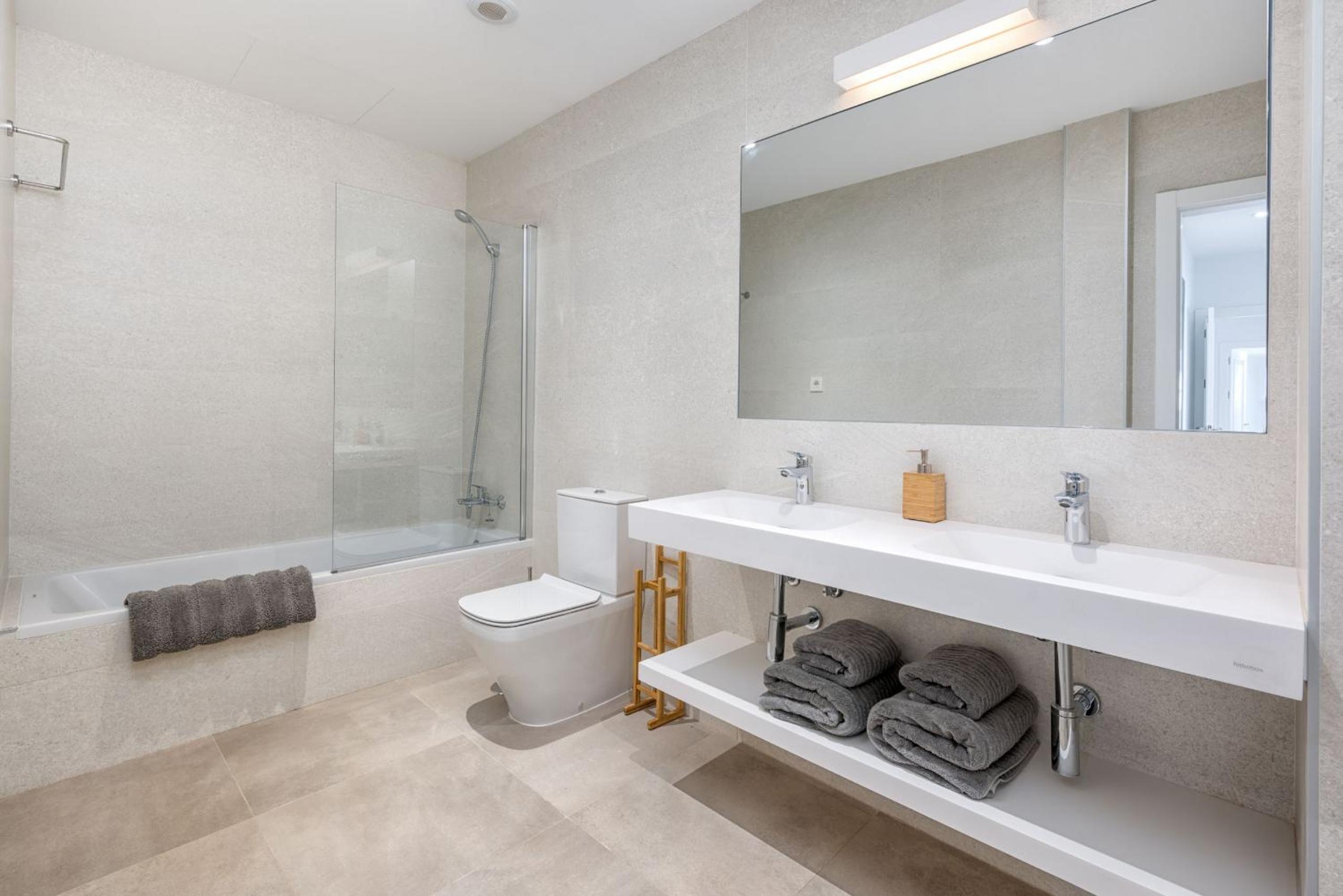 Merced Suites in Malaga by Solaga Holiday Homes photo 2