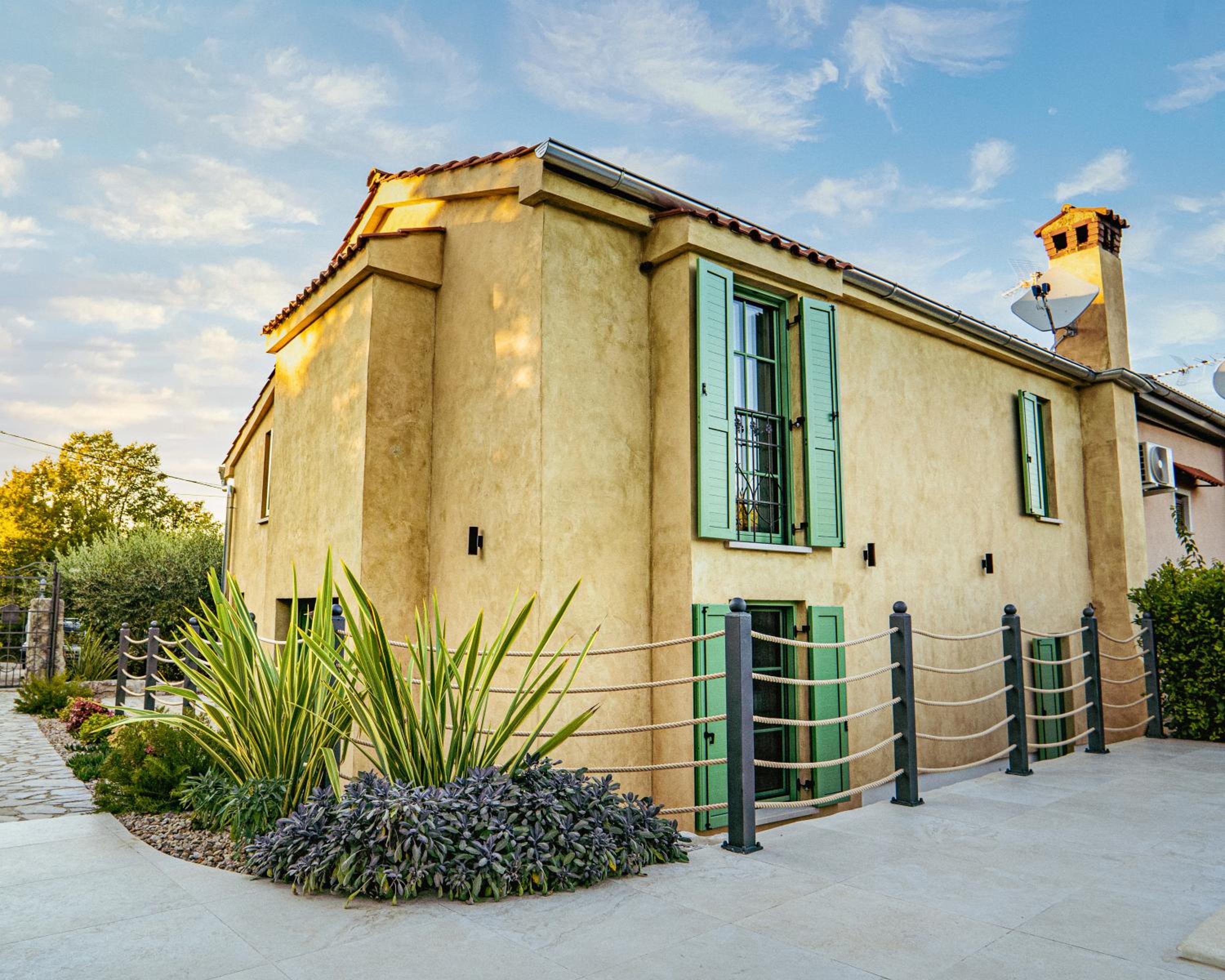 Hotel Holiday Home Nika - Image 1