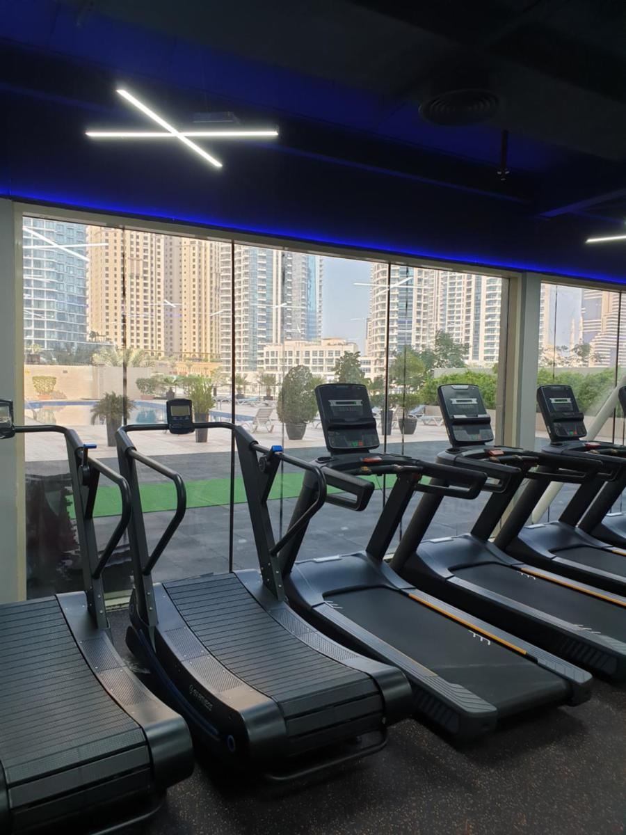 LUX Spectacular Dubai Marina View Apartment