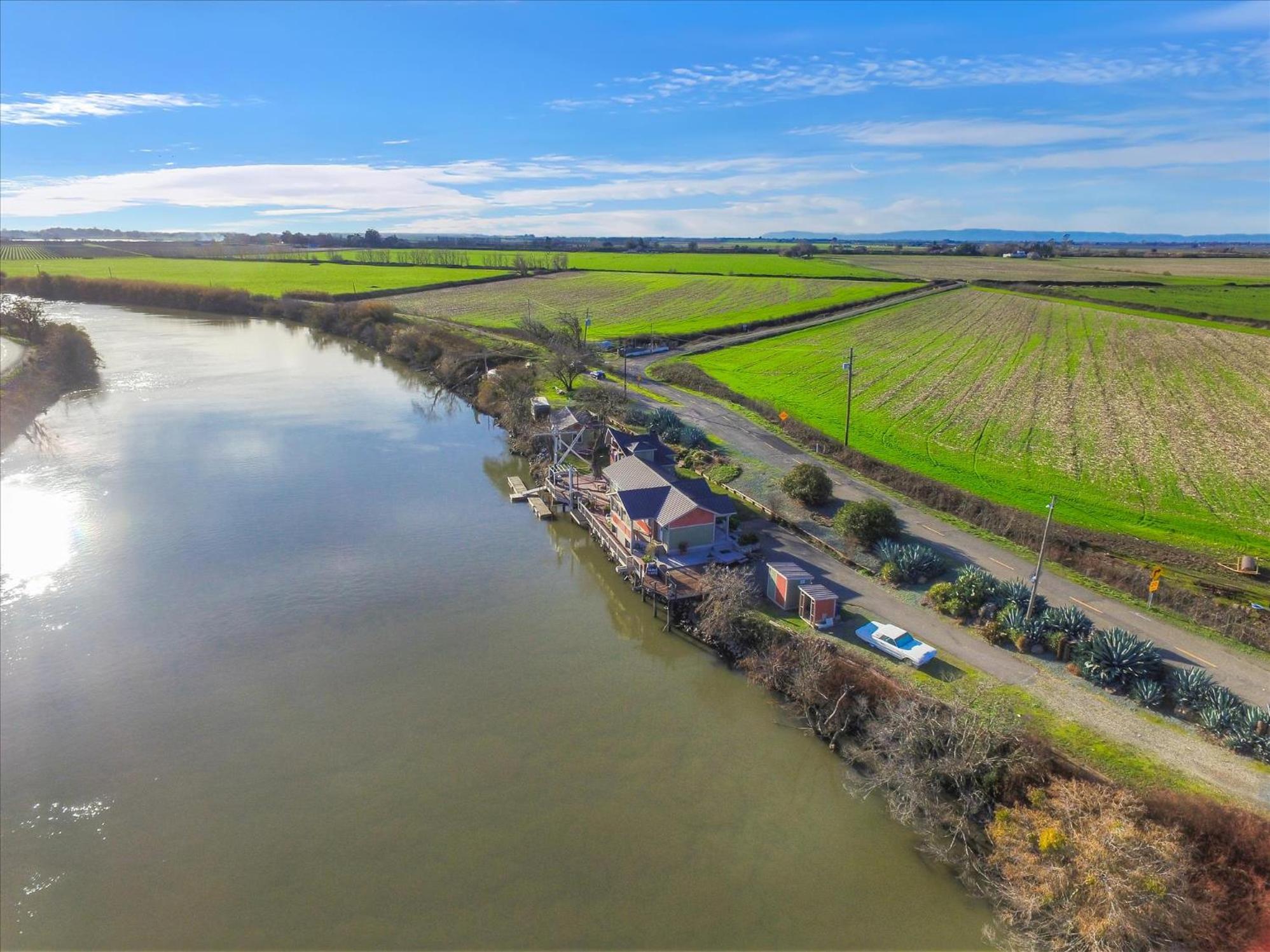 Year-round fishing, boating, birding, 1 hr from SF view 3