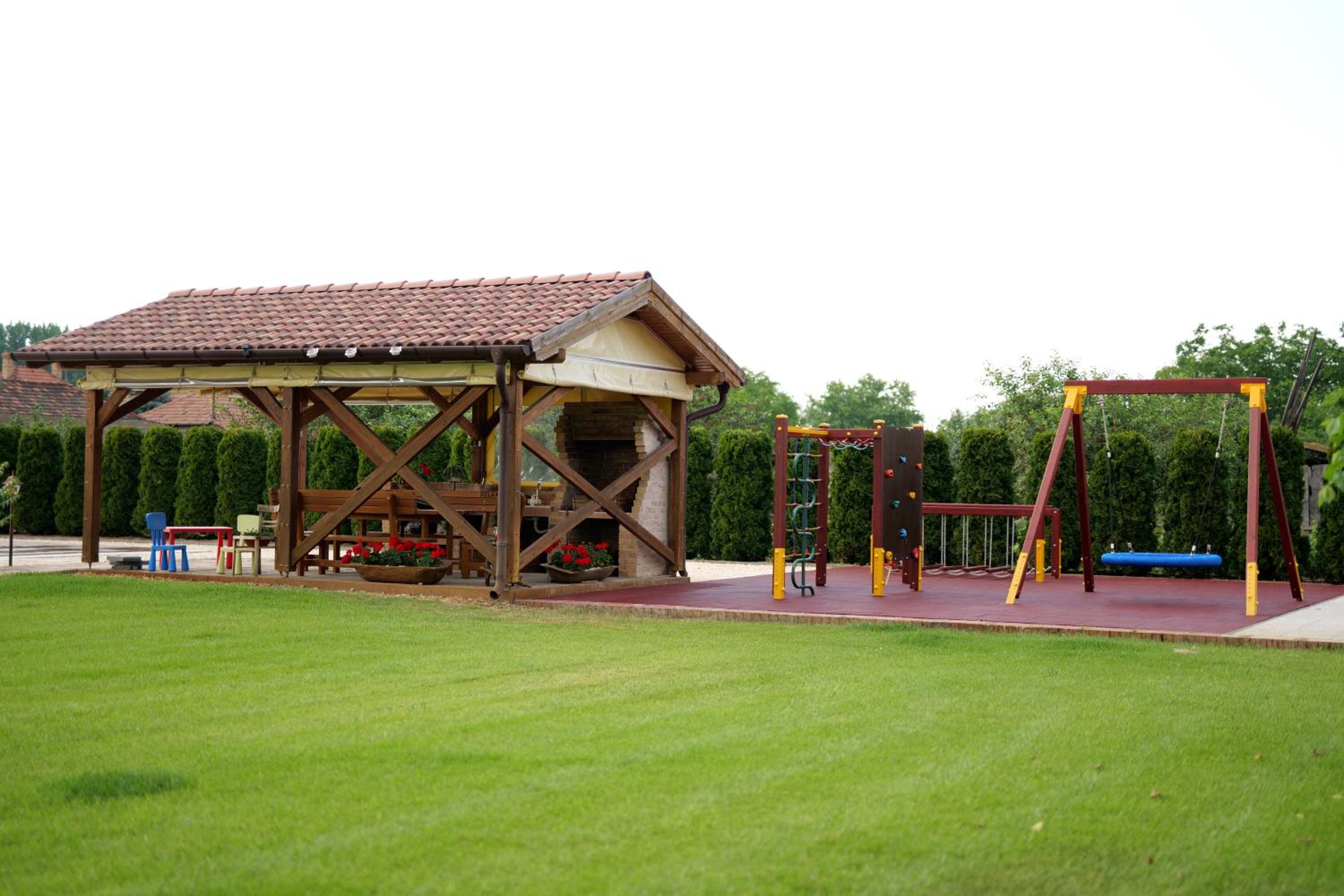 Photo 18