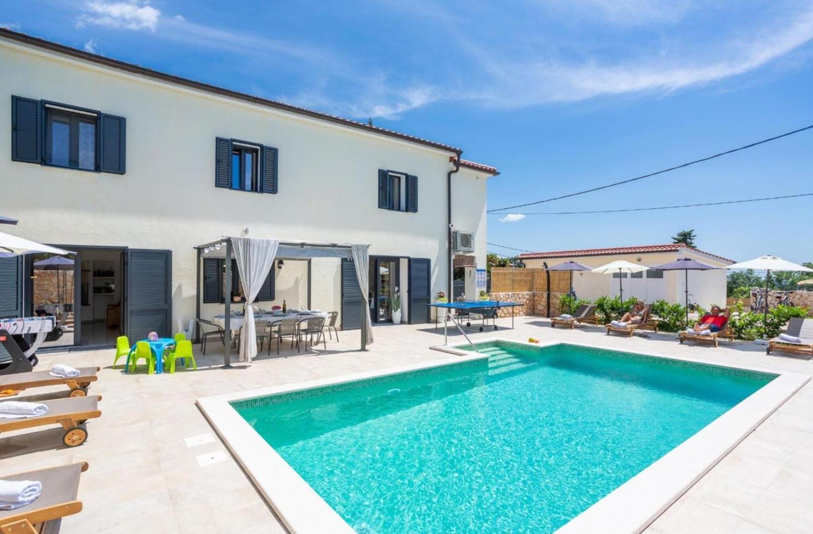 Luxury Villa Ivy view 3