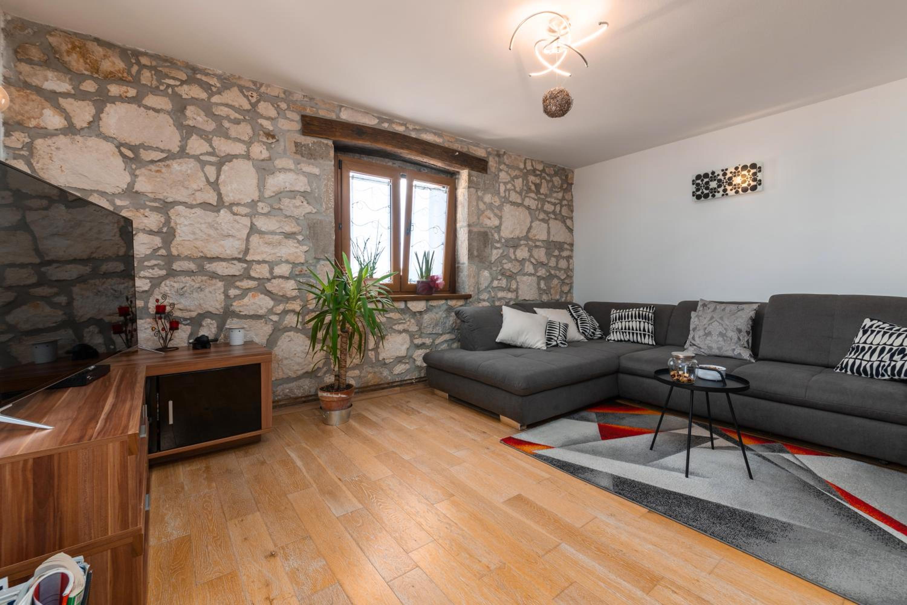 Luxury 3 Bedroom Apartment view 5