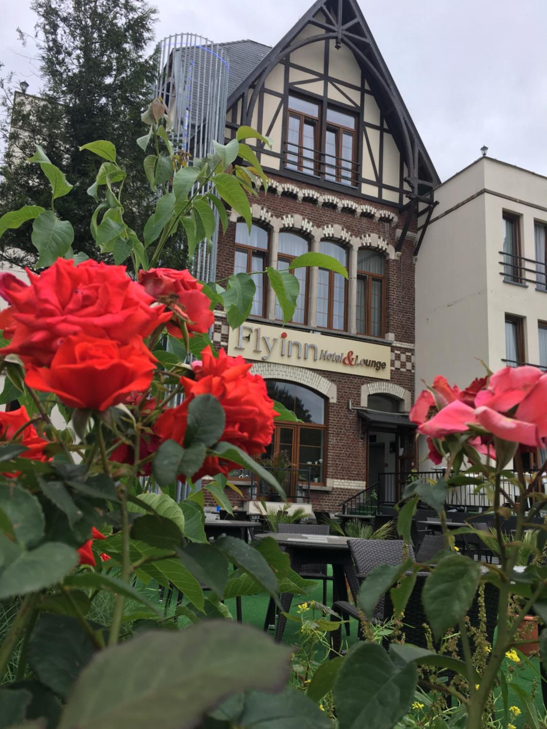Fly inn Hotel Lounge & Nezzo Restaurant