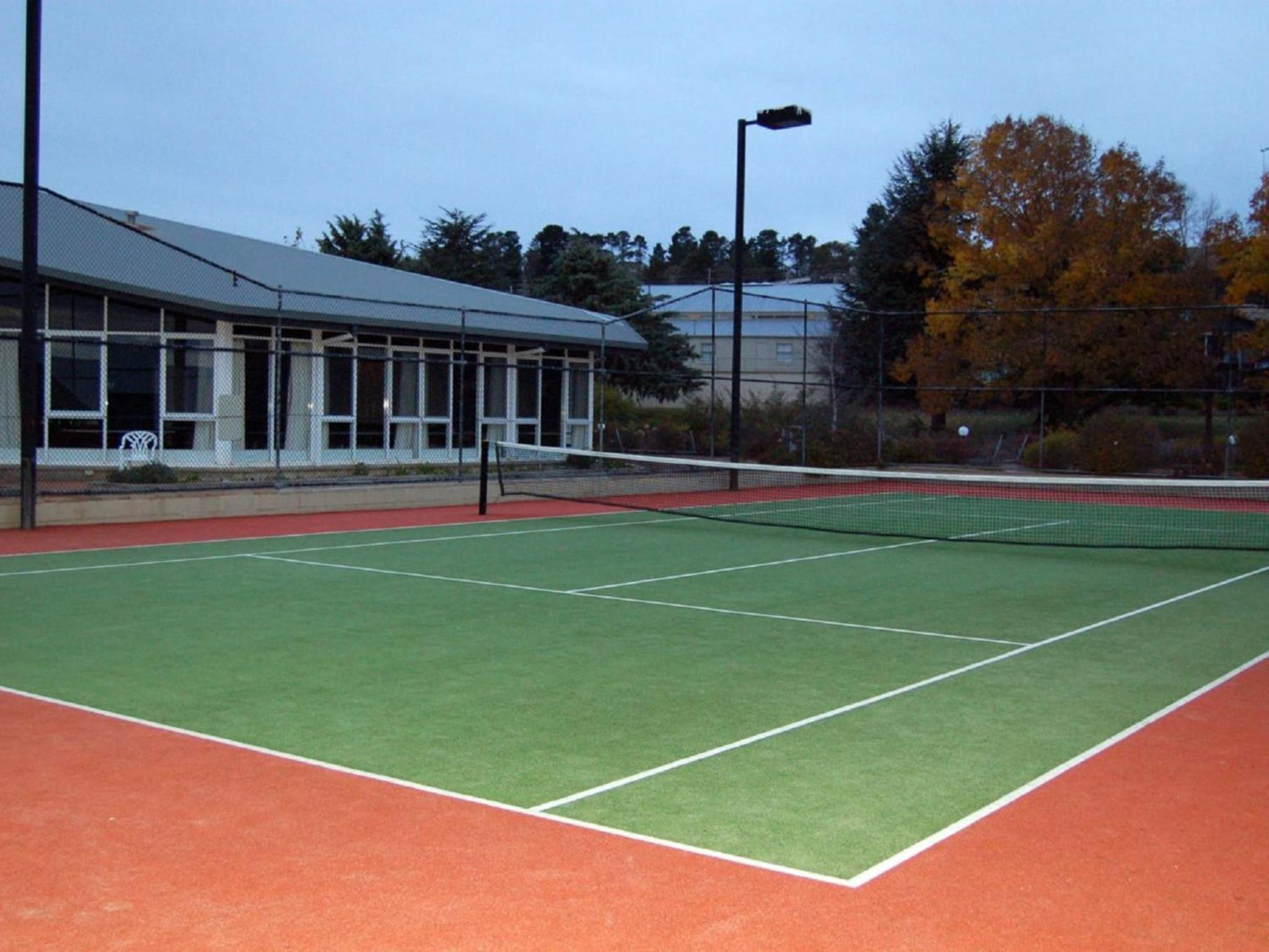 Horizons 115 - Lake Front Studio l Pool l Tennis Court l Bar view 5
