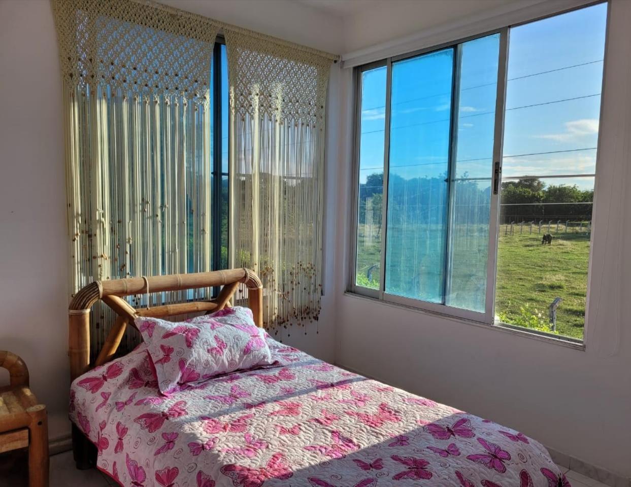 PRECIOSA CASA con Piscina, Jacuzzi y BBQ en Girardot