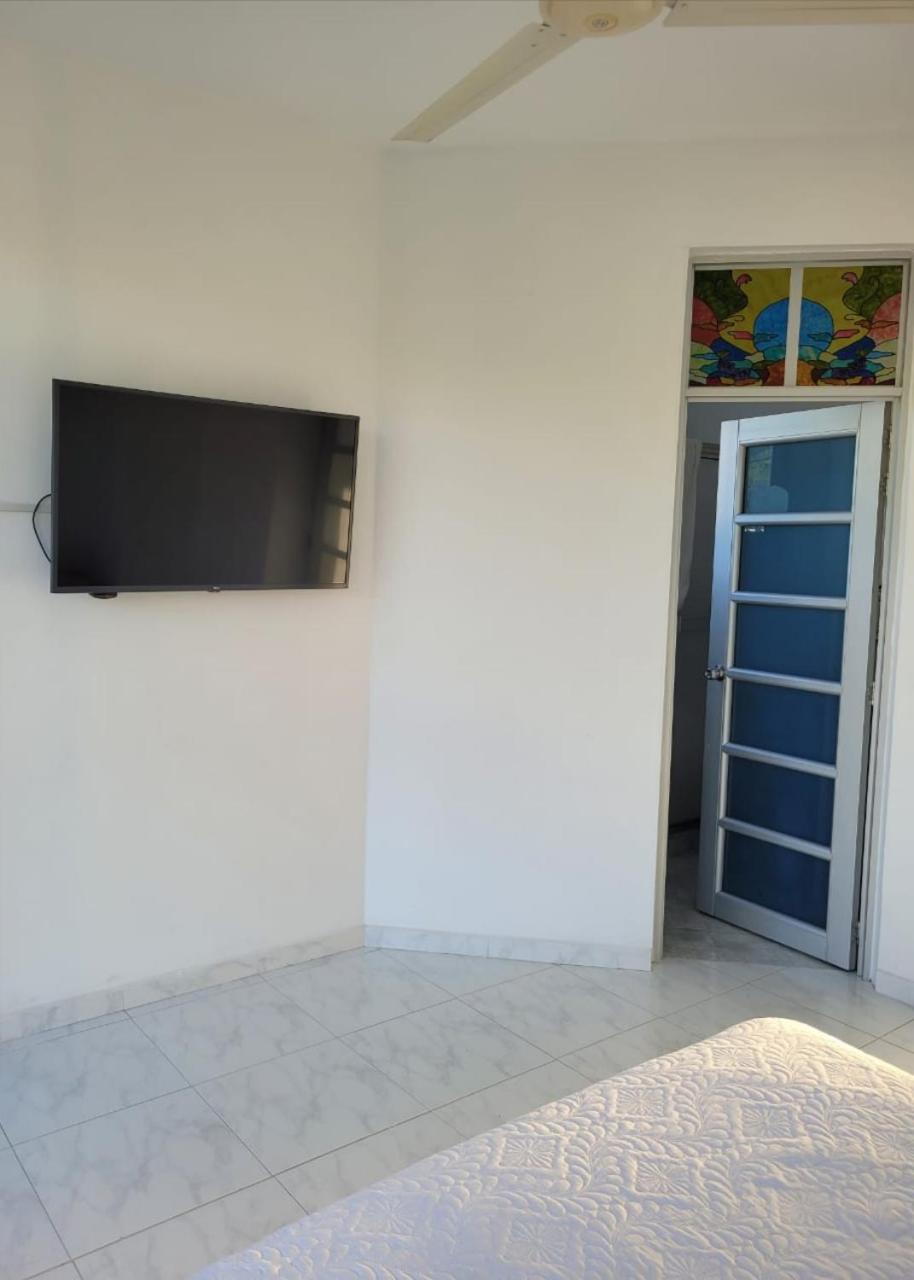 PRECIOSA CASA con Piscina, Jacuzzi y BBQ en Girardot