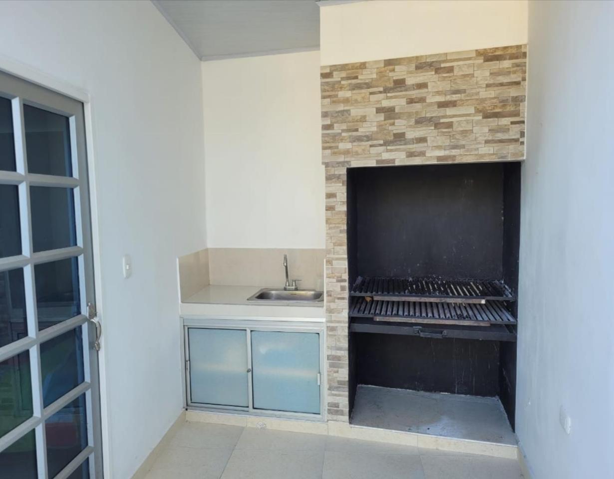 PRECIOSA CASA con Piscina, Jacuzzi y BBQ en Girardot