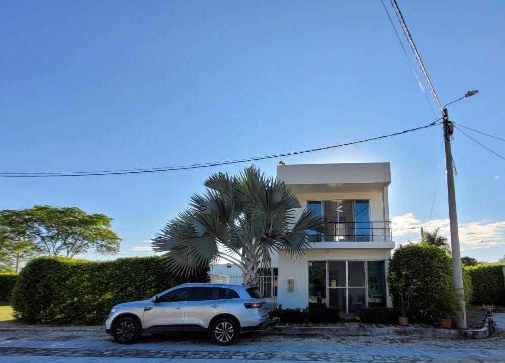 PRECIOSA CASA con Piscina, Jacuzzi y BBQ en Girardot