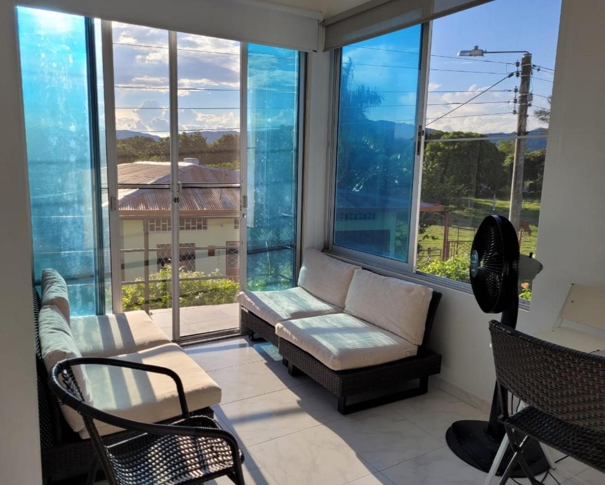 PRECIOSA CASA con Piscina, Jacuzzi y BBQ en Girardot