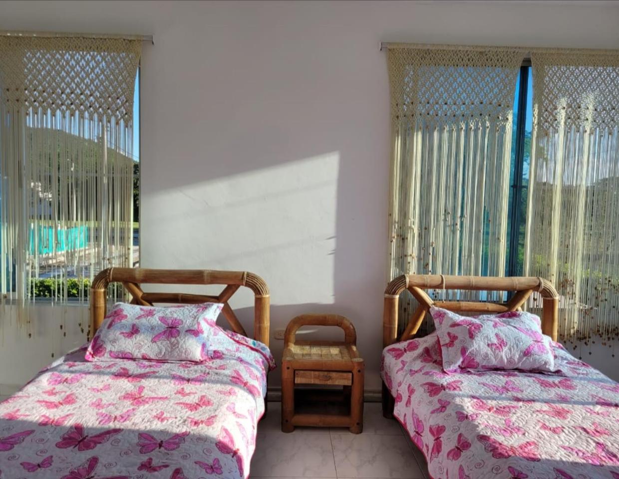 PRECIOSA CASA con Piscina, Jacuzzi y BBQ en Girardot