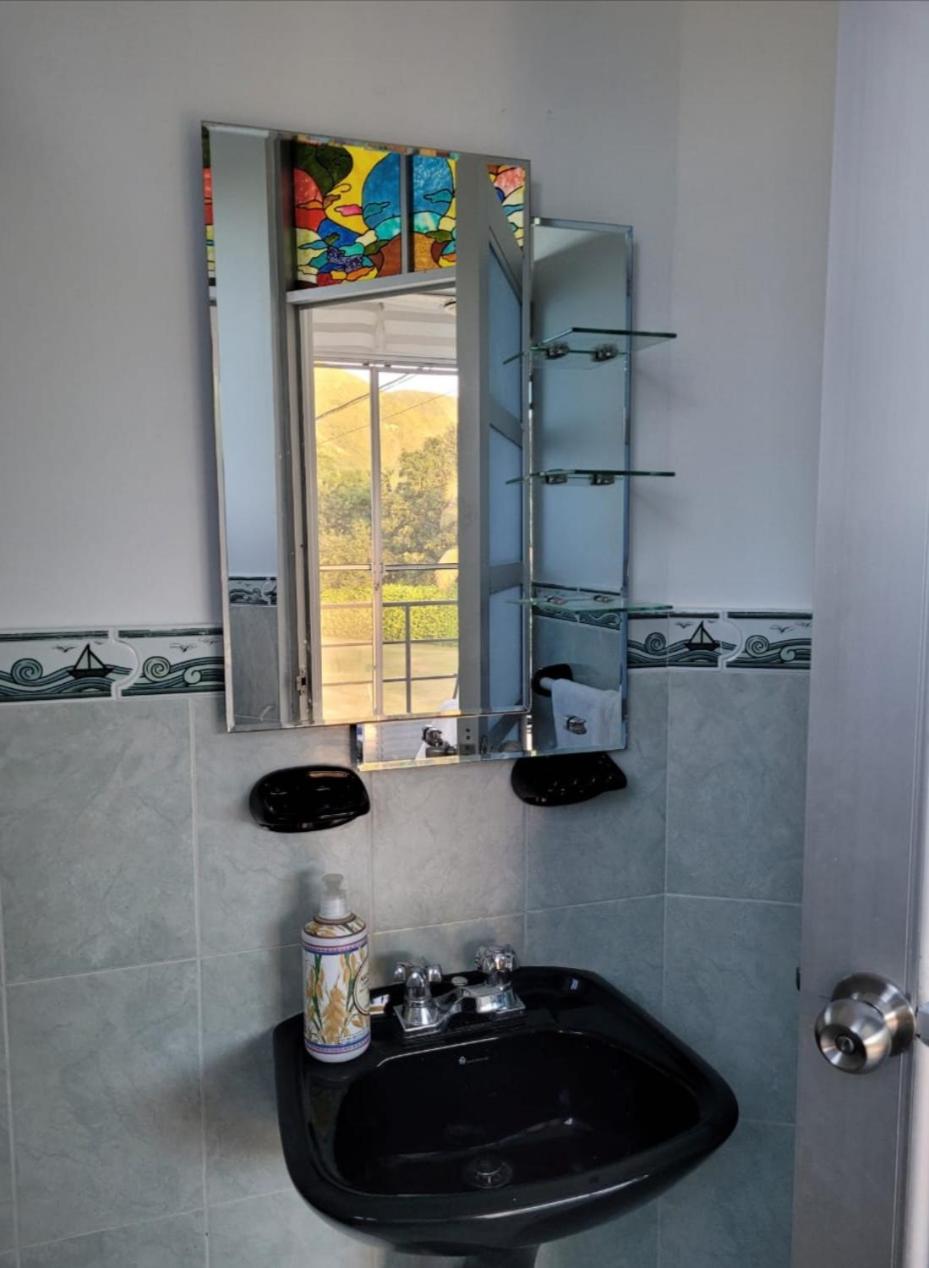 PRECIOSA CASA con Piscina, Jacuzzi y BBQ en Girardot