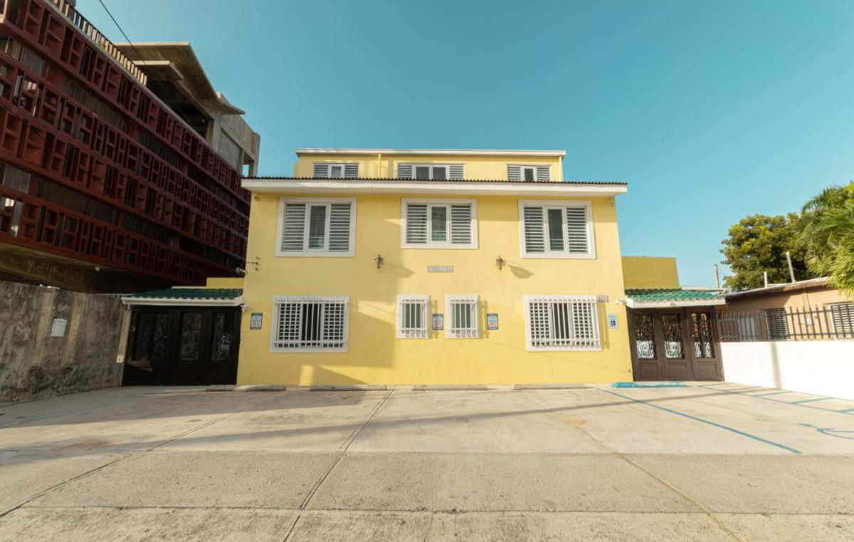 Hotel Andalucia Guest House - Image 1