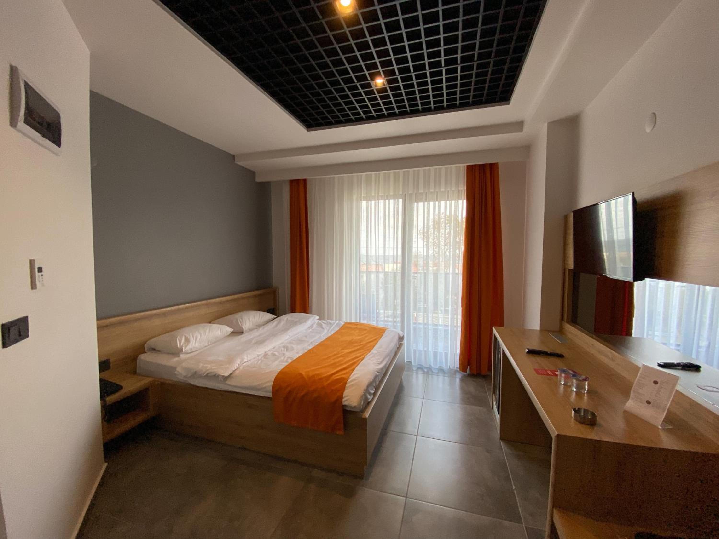 MOPE Hotel