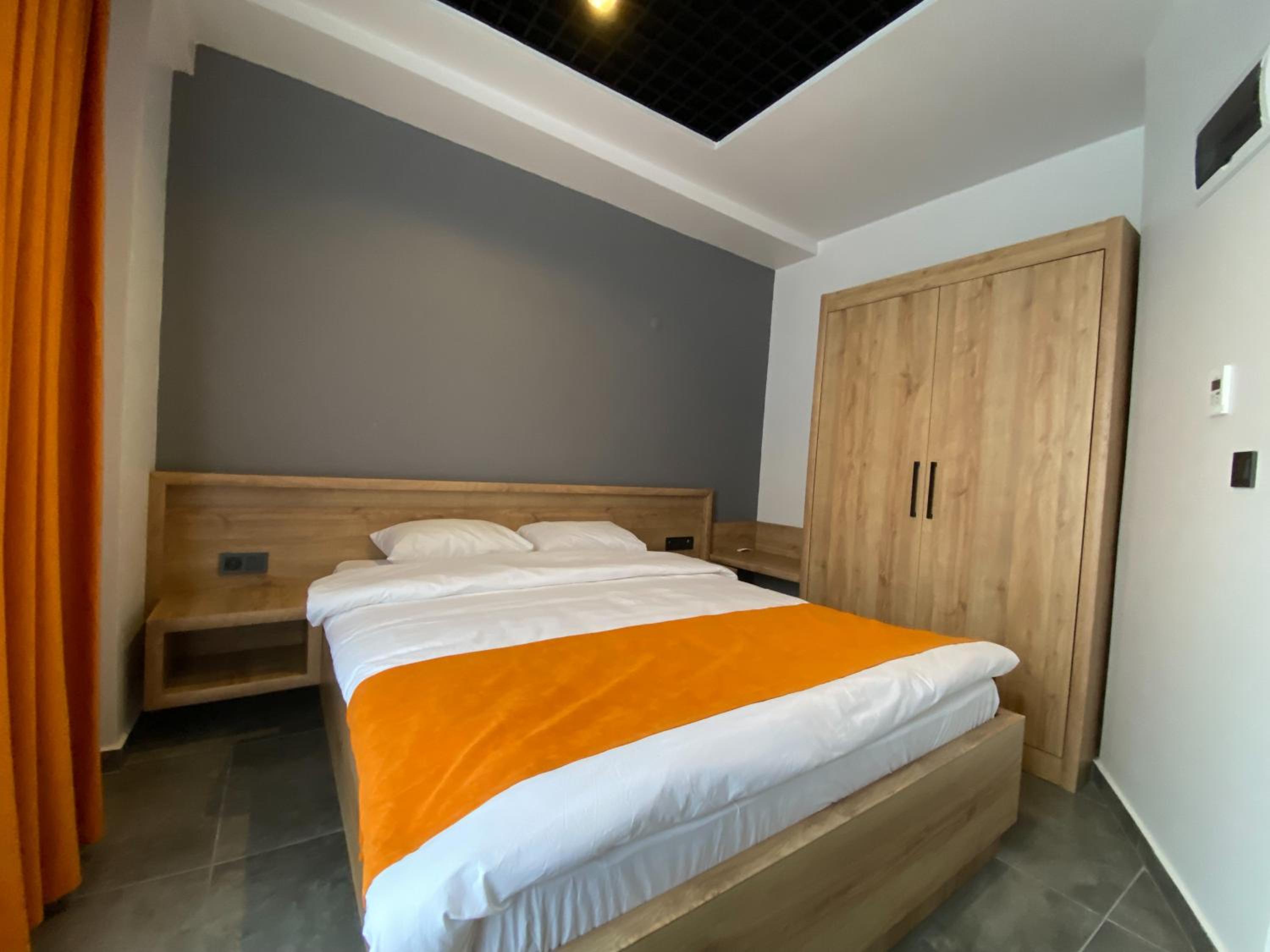MOPE Hotel