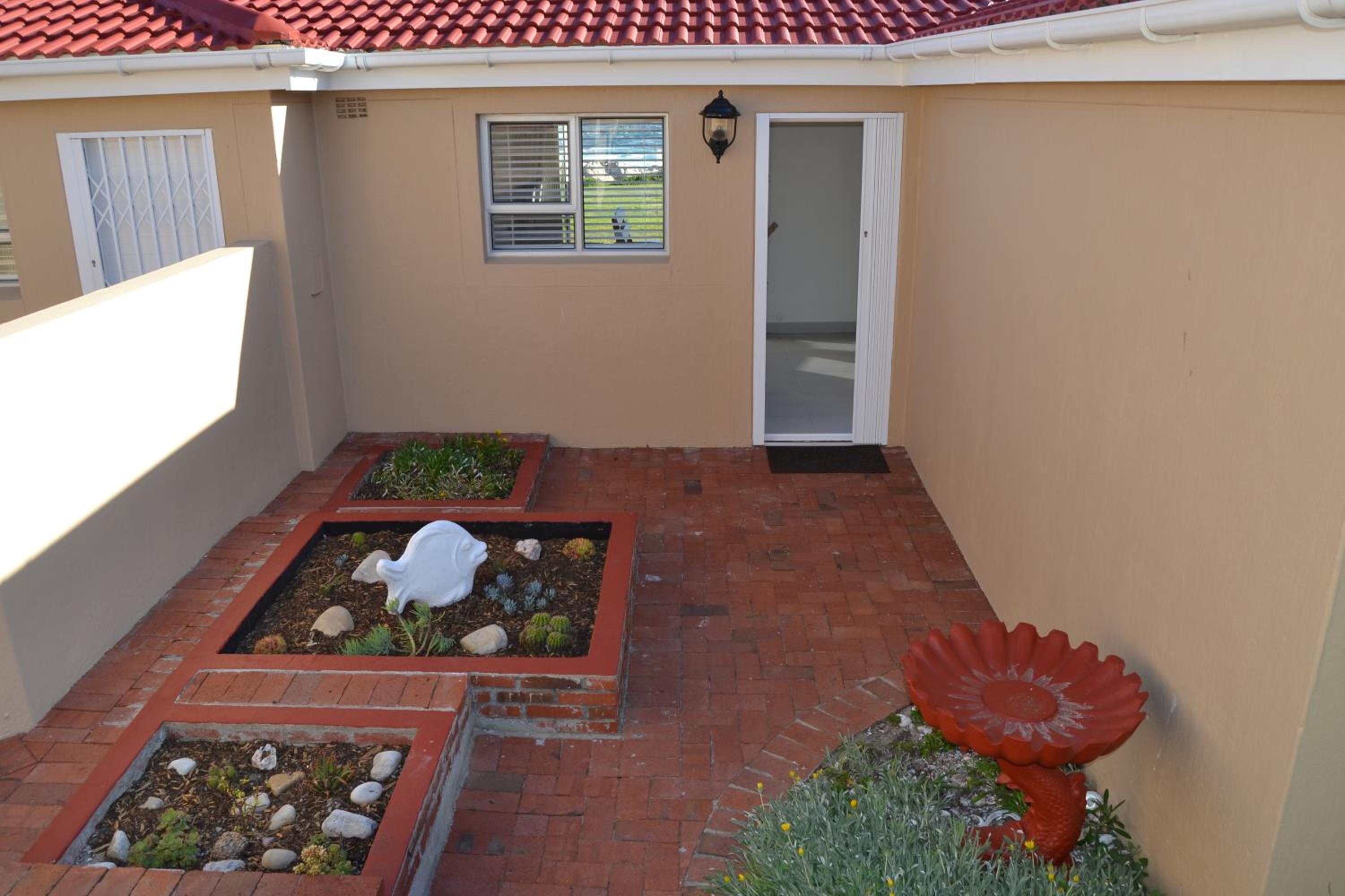 Hermanus Beach Club - Le Maree House 18 view 5