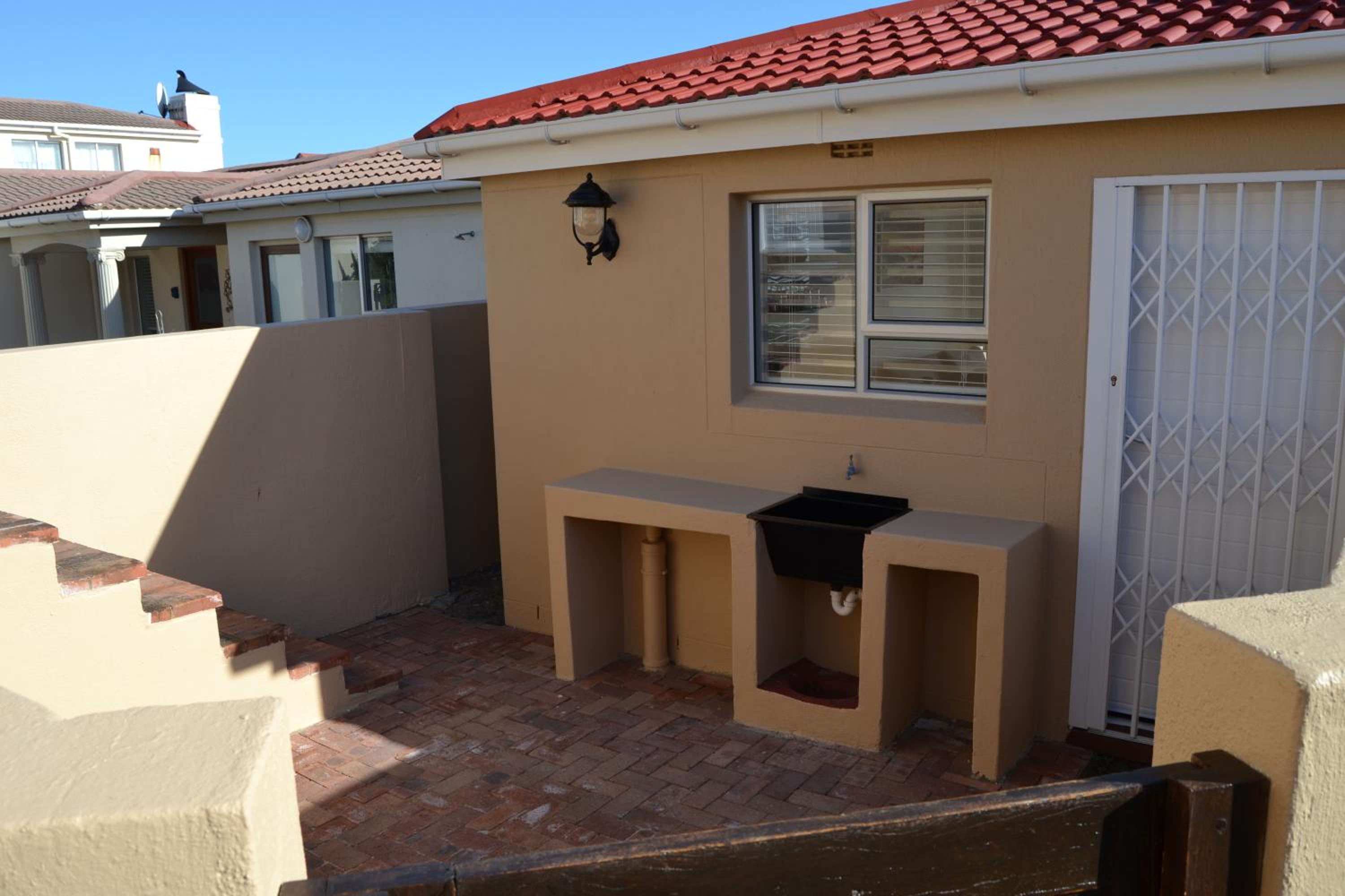 Hermanus Beach Club - Le Maree House 18 view 4