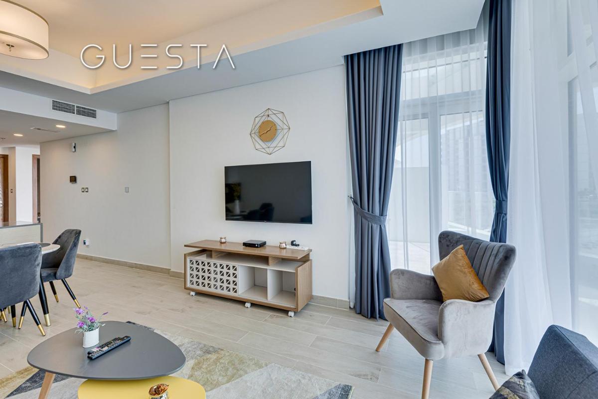 Azizi Mina The Palm, Free beach and pool access